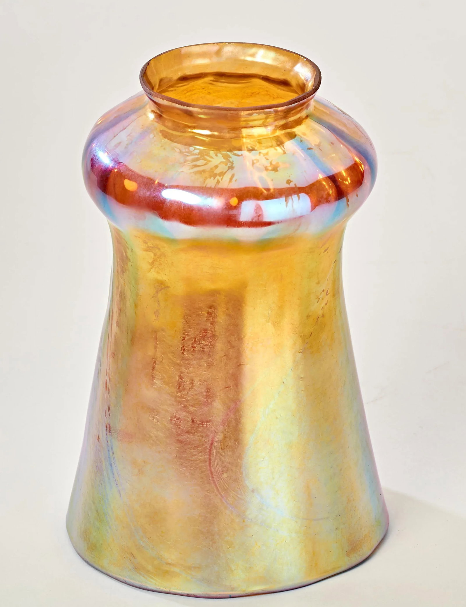 Mid 20th Century Tiffany Style Chalice/Horn Art Glass Lamp Shade - 5