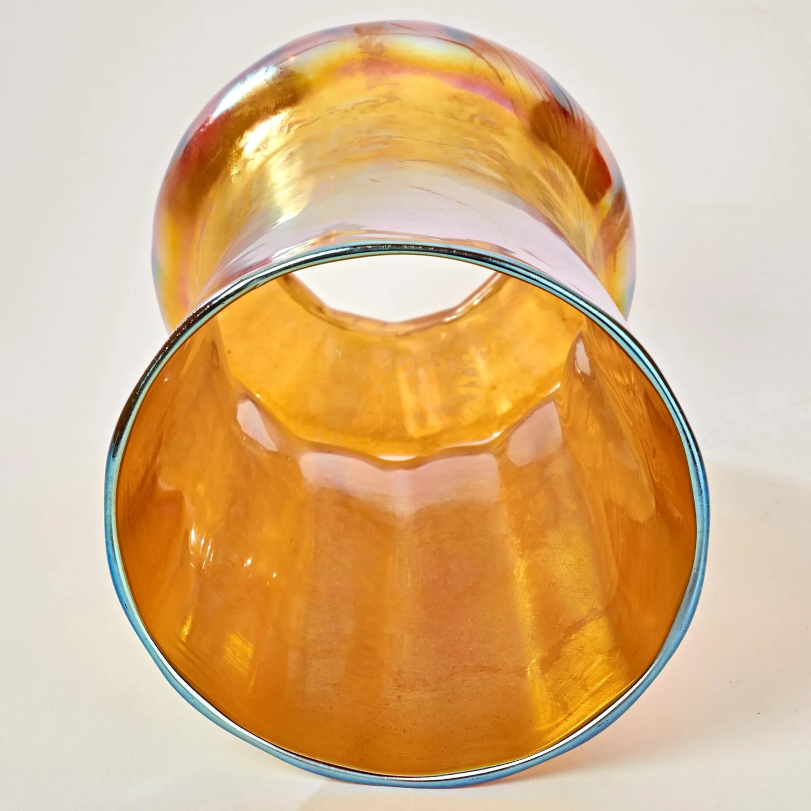 Mid 20th Century Tiffany Style Chalice/Horn Art Glass Lamp Shade - 8