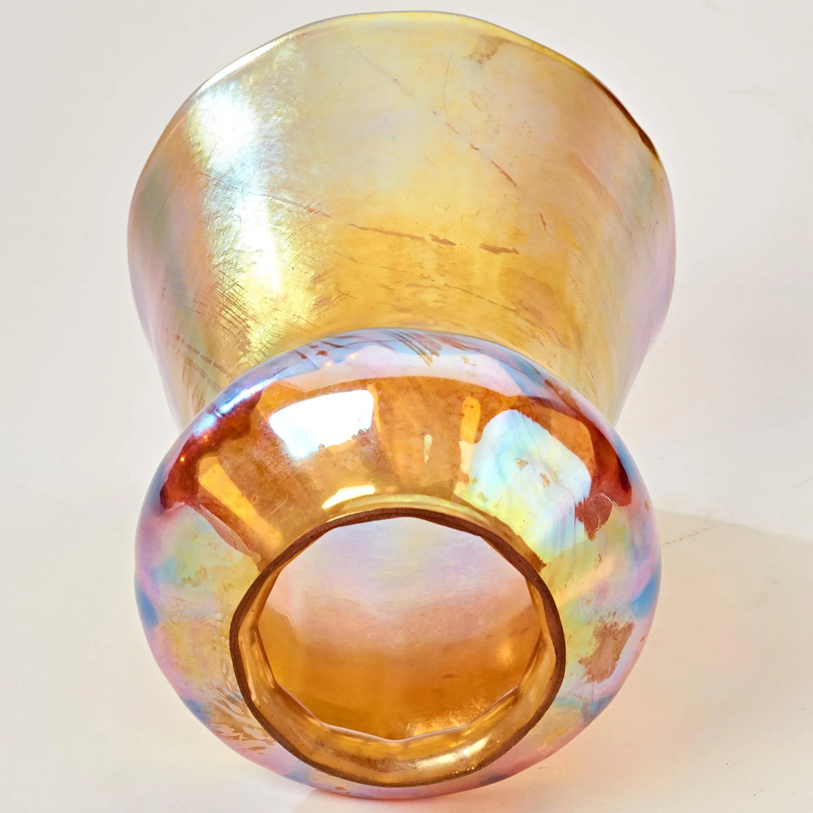 Mid 20th Century Tiffany Style Chalice/Horn Art Glass Lamp Shade - 9