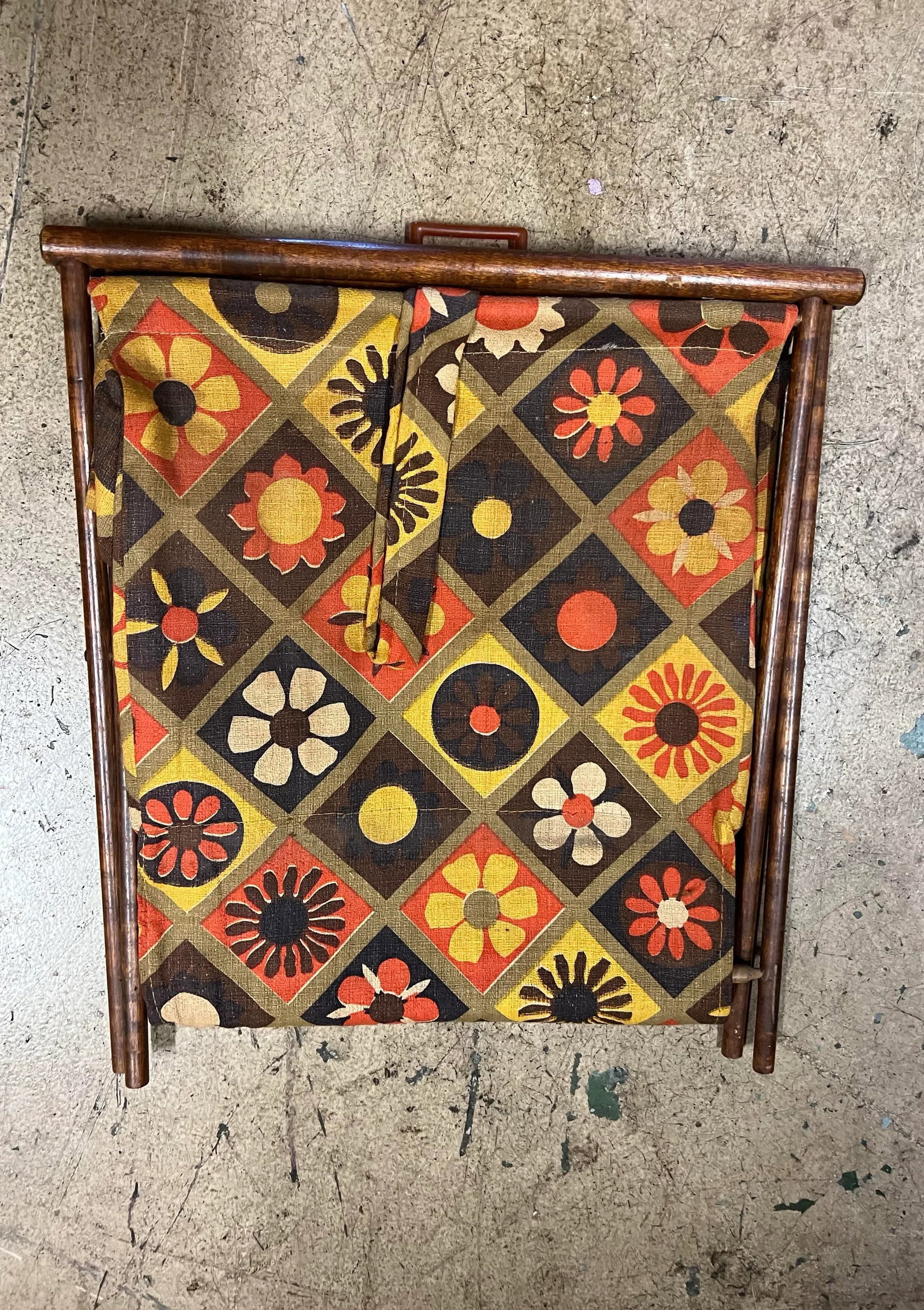 Mid 20th Century Mid Century Fabric Knitting or Magazine Foldable Holder - 6