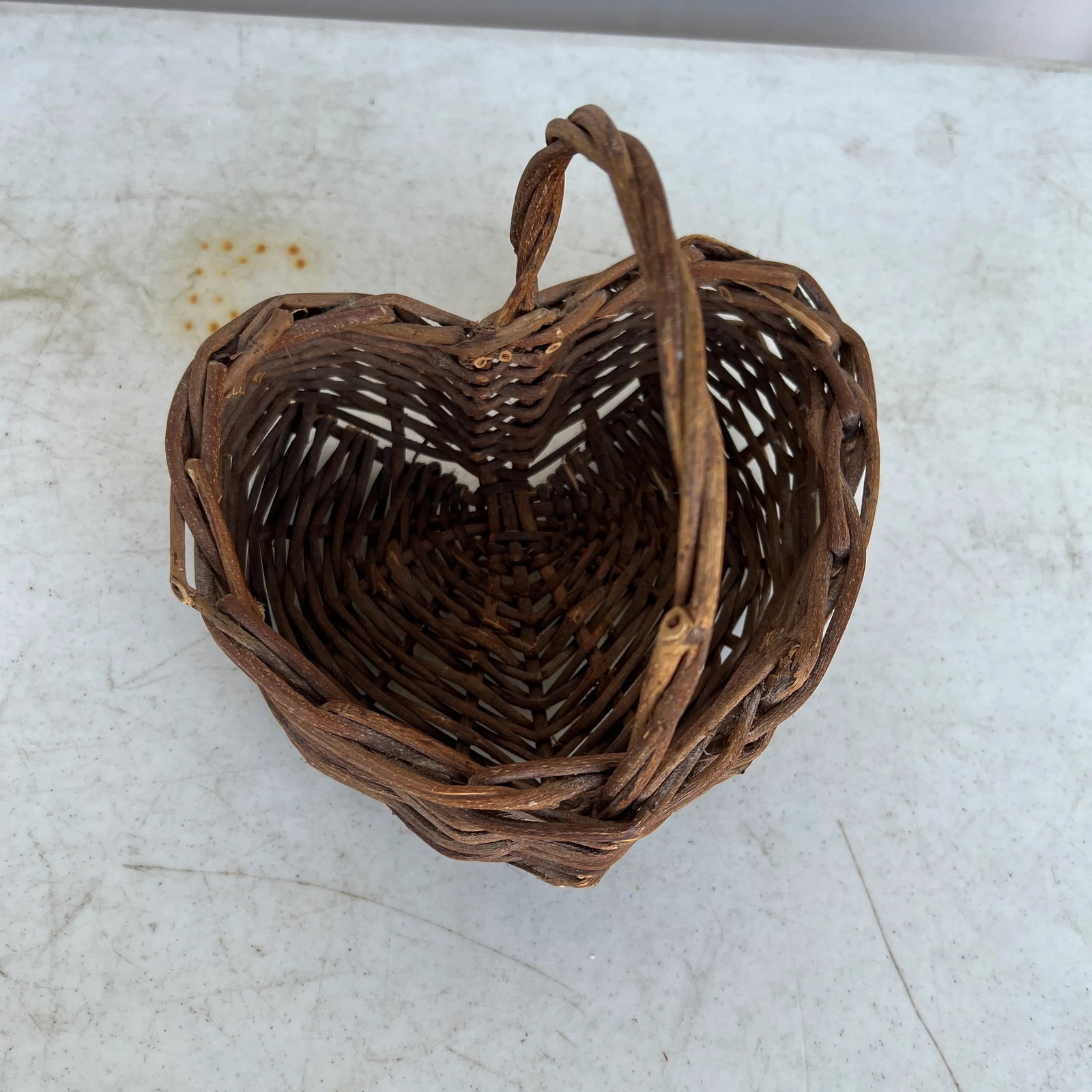 Mid 20th Century Vintage Rustic Heart Shaped Basket With Handle - 3