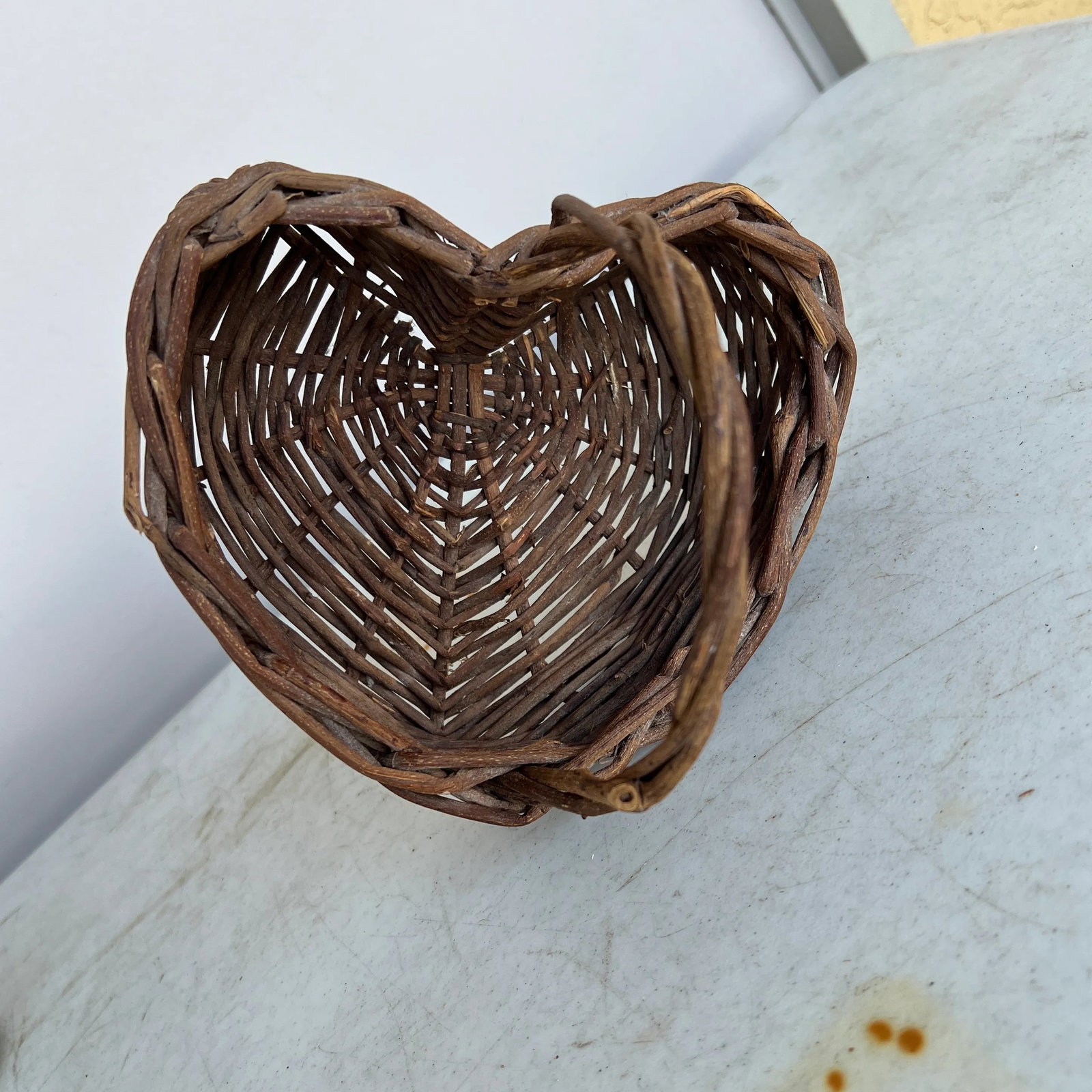 Mid 20th Century Vintage Rustic Heart Shaped Basket With Handle - 6