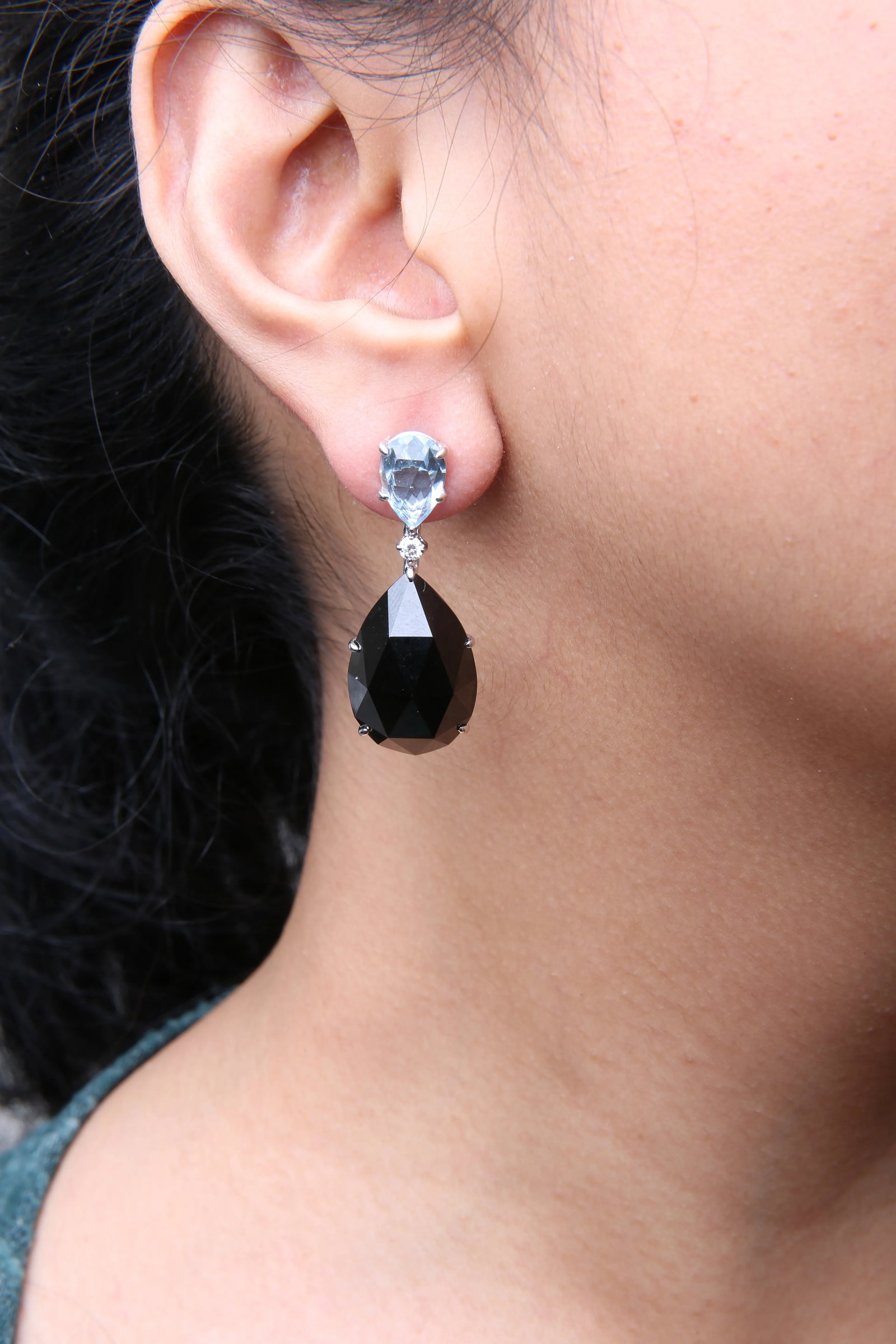 18K White Gold 1/5 Cttw Diamond with Pear Cut Sky Blue Topaz and Pear-Cut Black Onyx Gemstone Dangle - 4