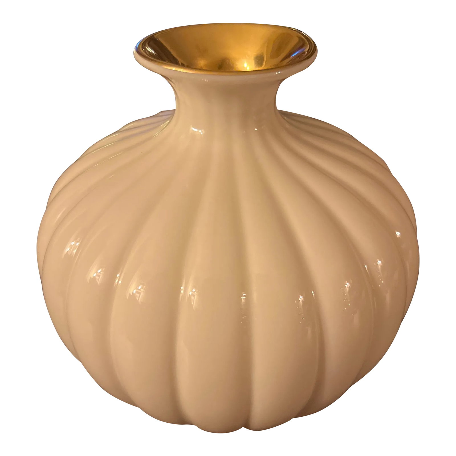 Lenox Sweetbriar Collection Ribbed Bud Vase: Lenox Sweetbriar Collection Bud Vase Features: - made in USA - measures 4.5" height; 4.25" width; 1 5/8" top rim diameter - color: cream with gold detailing - backstamped Lenox made in USA - no