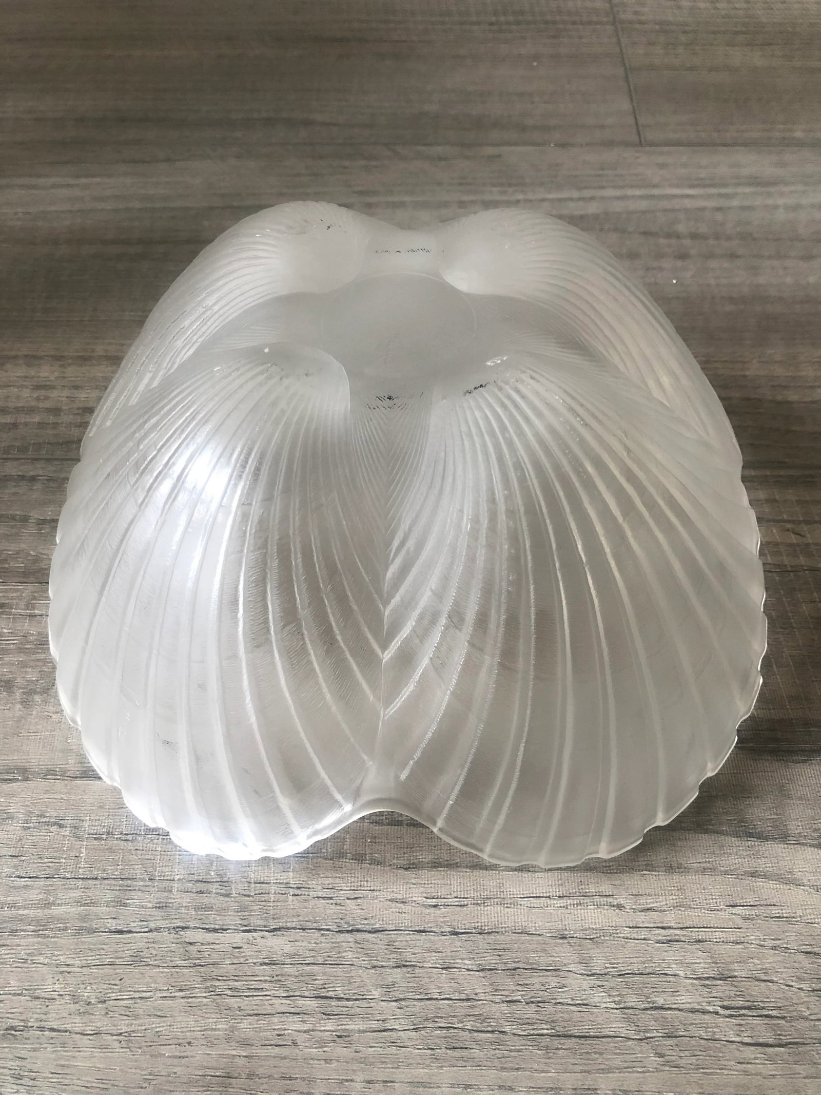 1980s Frosted Glass Shell Shaped Serving Bowl - 2