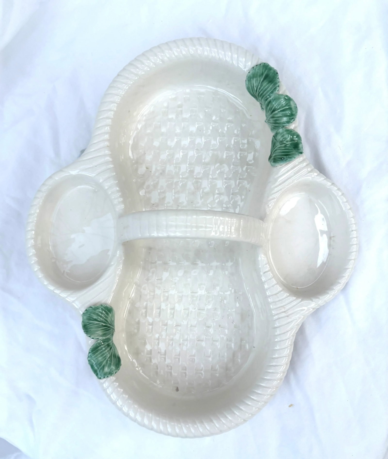Vintage Majolica Trompe-l'Oeil Woven Ceramic Basket With Green Leaves - 2
