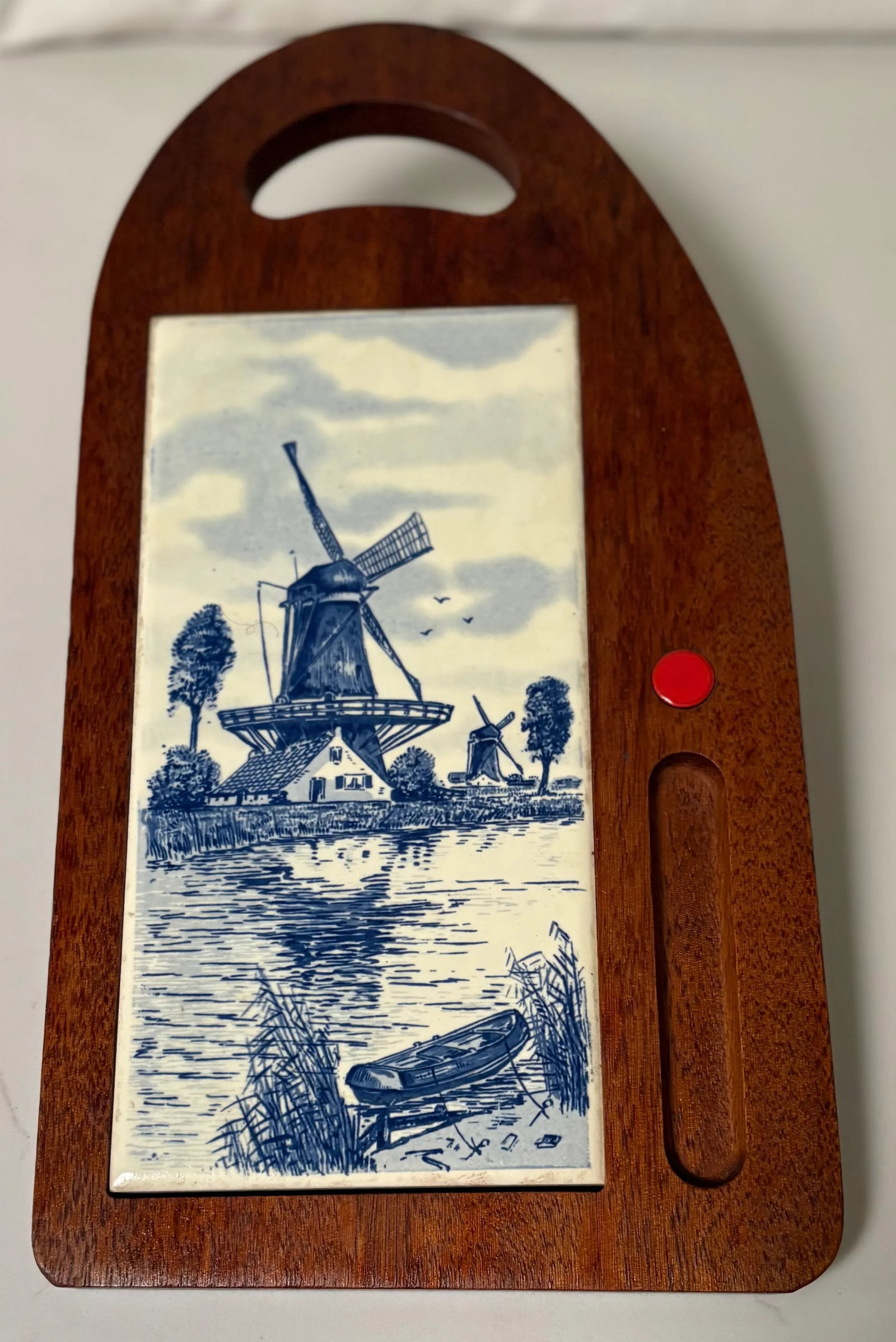 Vintage Delft Tile and Wood Cheeseboard - 3
