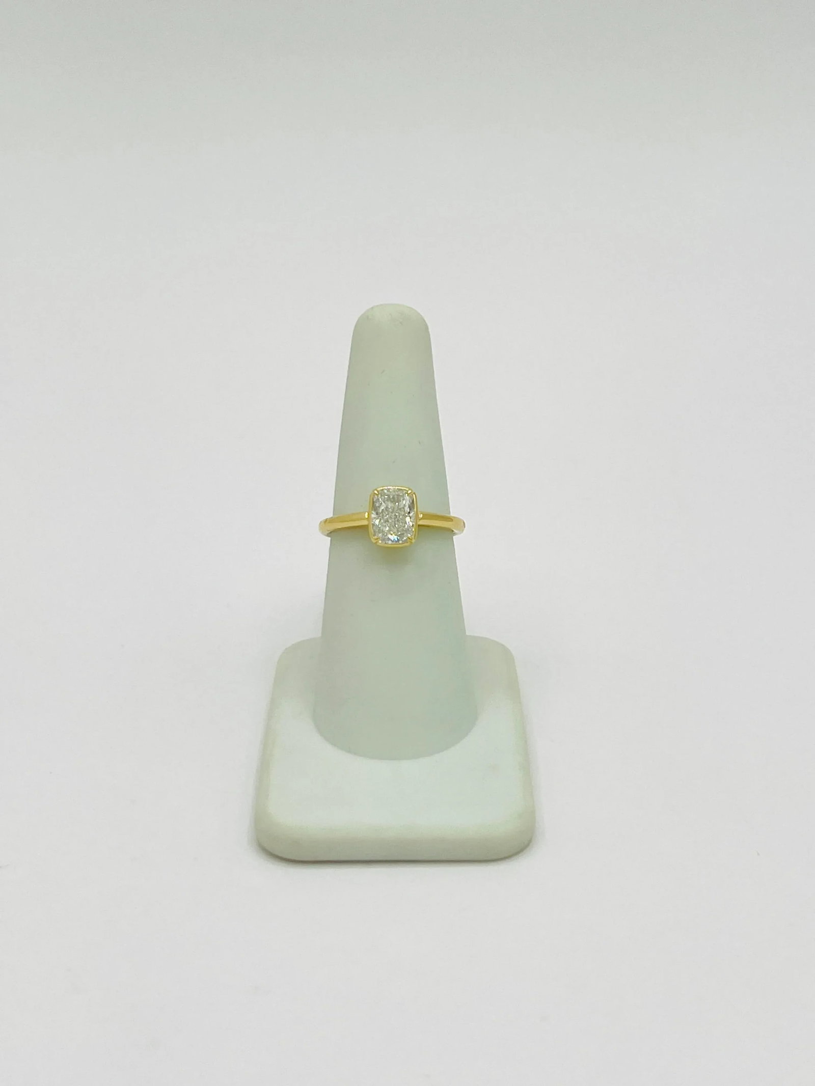 Gia White Diamond Cushion 1.50 Carat Solitaire Ring in 18k Yellow Gold, Size 6.5 - 7