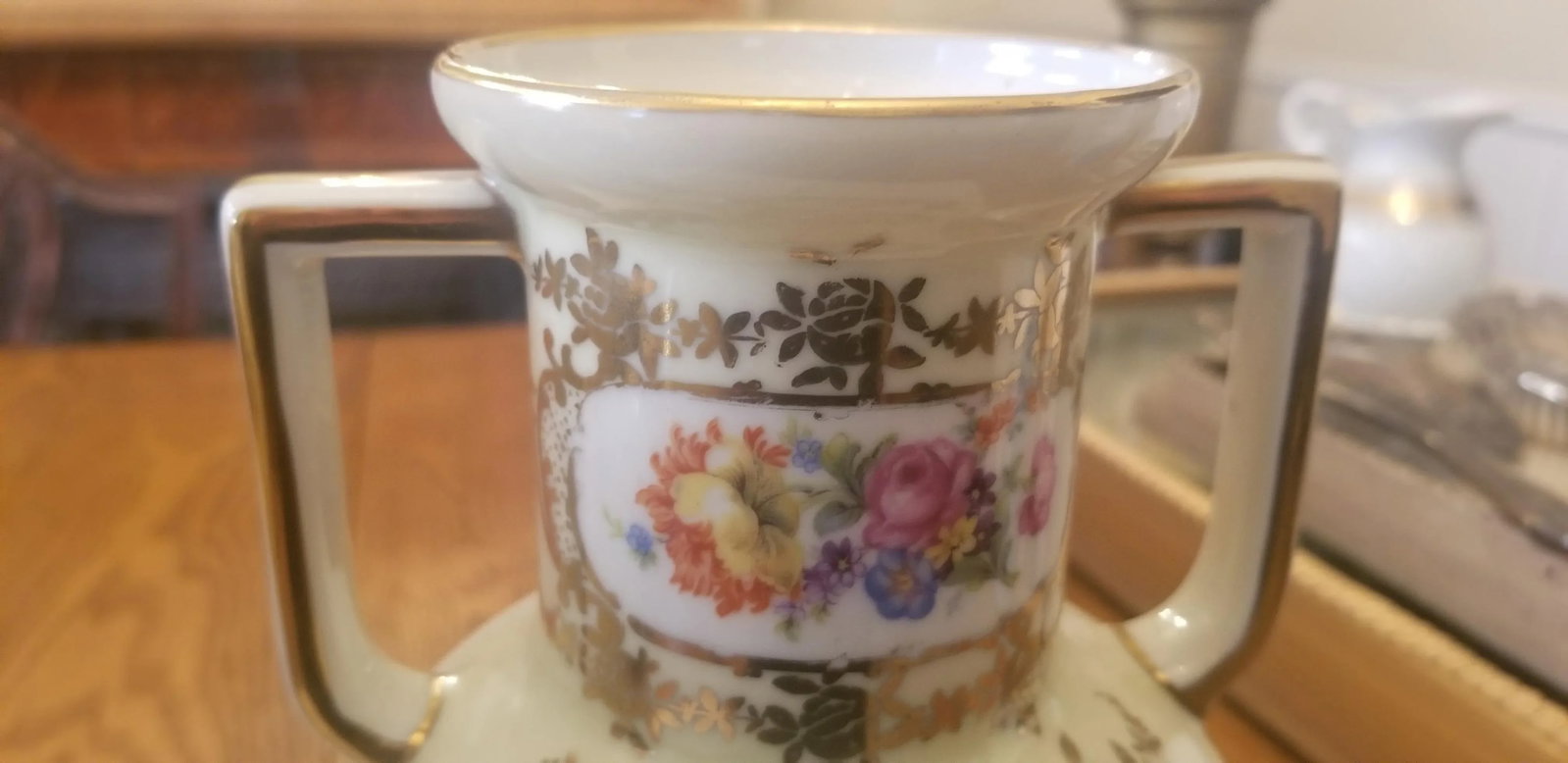 Late 19th Century Victorian Porcelain Vase - 3