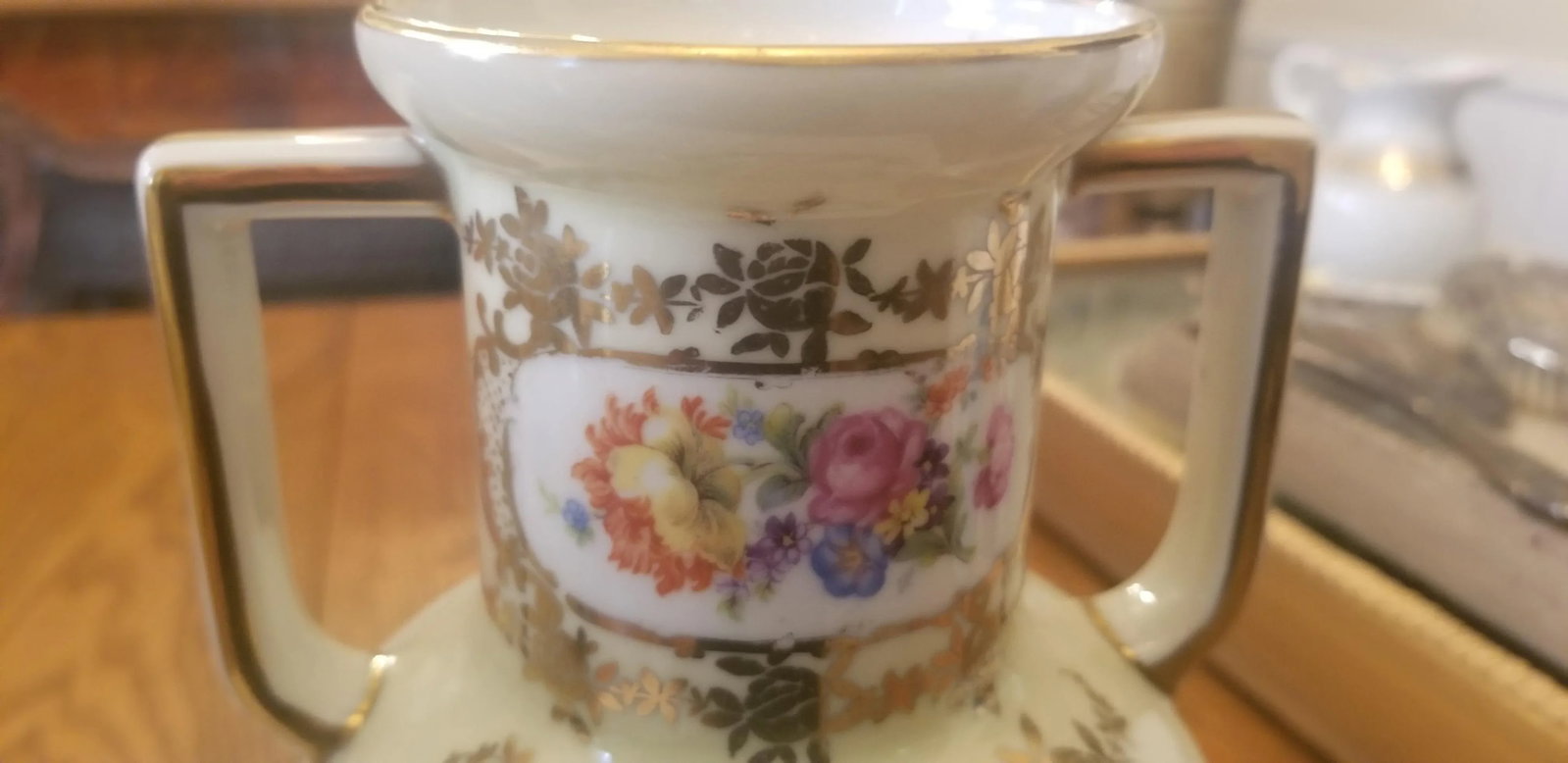 Late 19th Century Victorian Porcelain Vase - 4