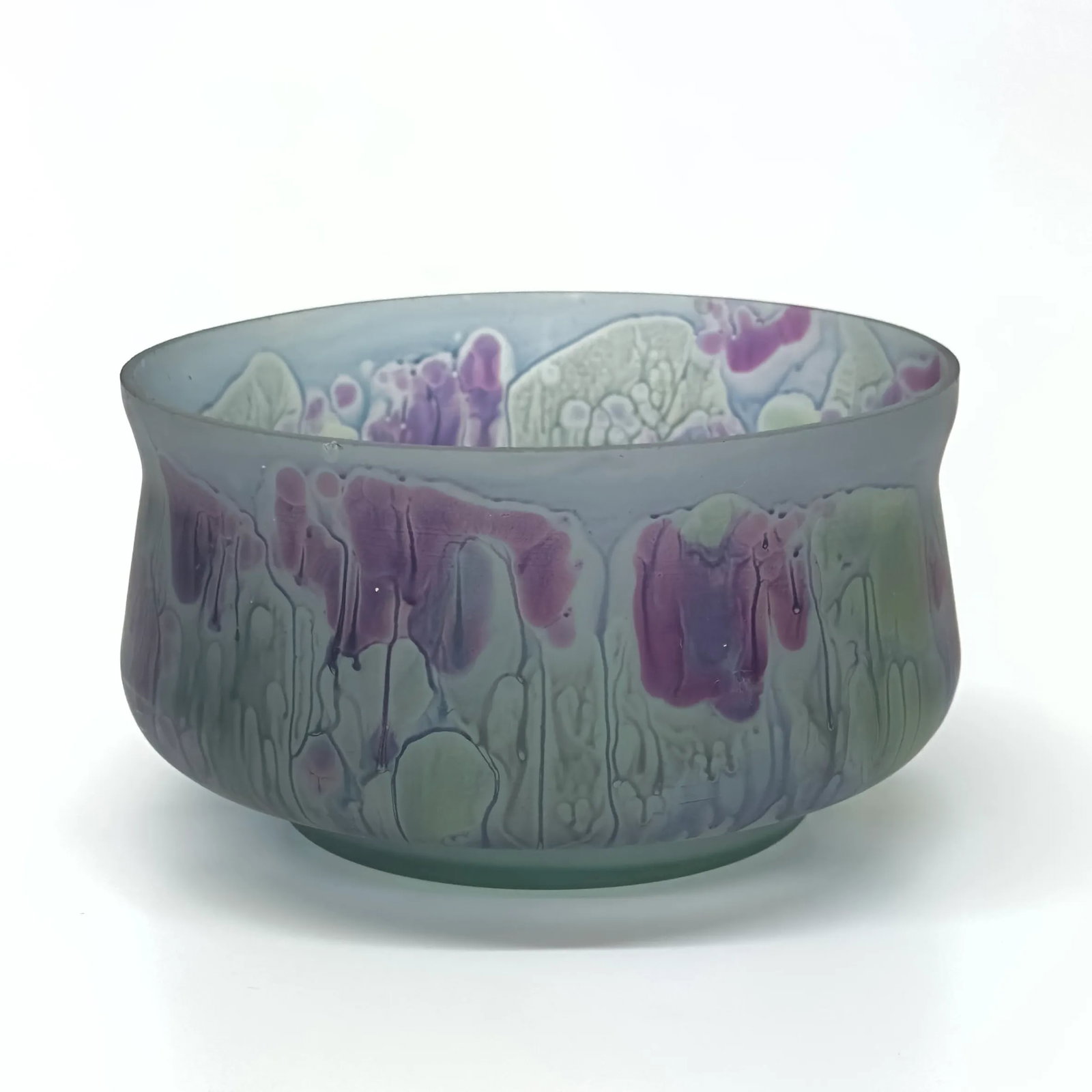 Exquisite Frosted Artisan Glass Presentation Bowl - 3