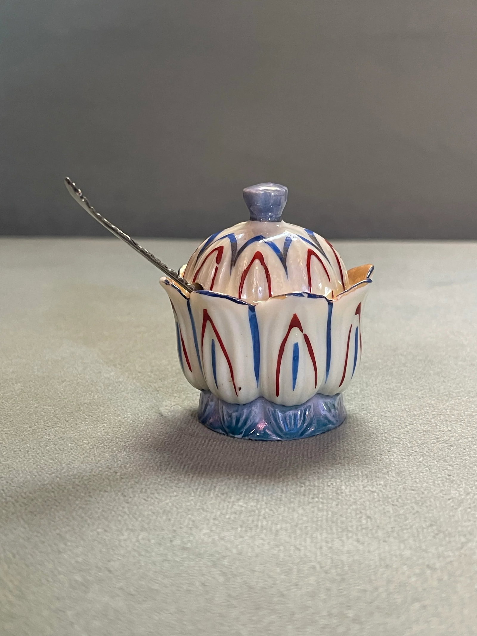 Early 20th Century Tulip Shaped China Serving Dish - 4