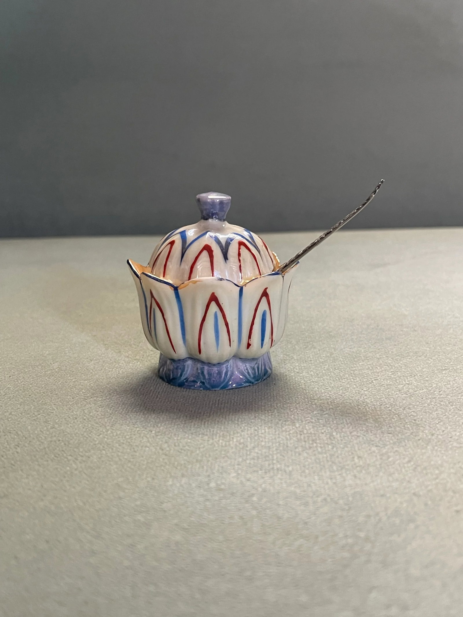 Early 20th Century Tulip Shaped China Serving Dish - 7