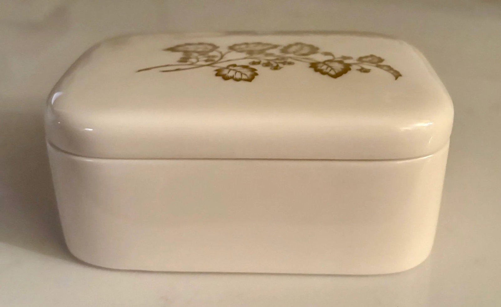Hollywood Regency Ivory Porcelain With Gold Detail Jewelry Box by Lenox - 2