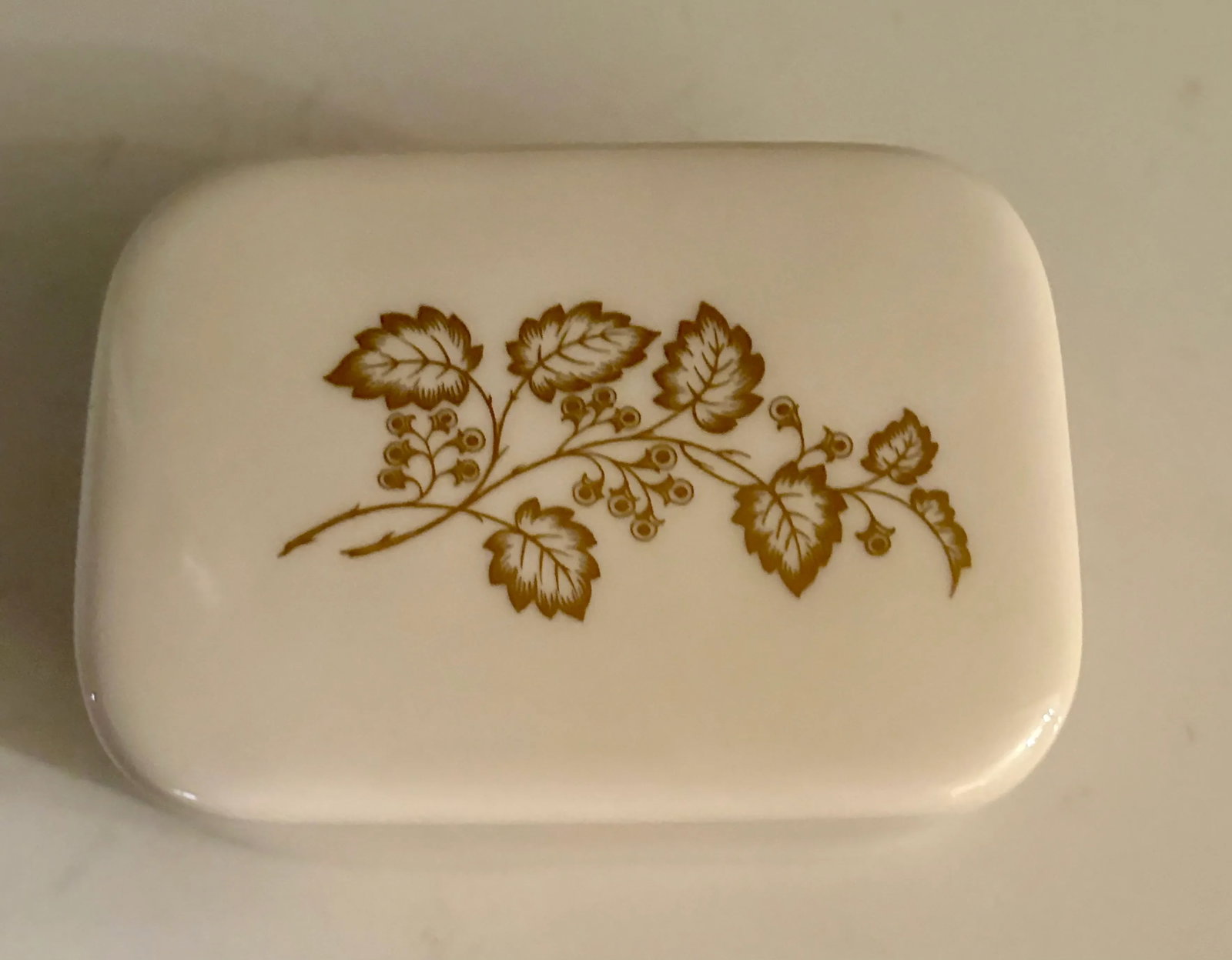 Hollywood Regency Ivory Porcelain With Gold Detail Jewelry Box by Lenox - 3