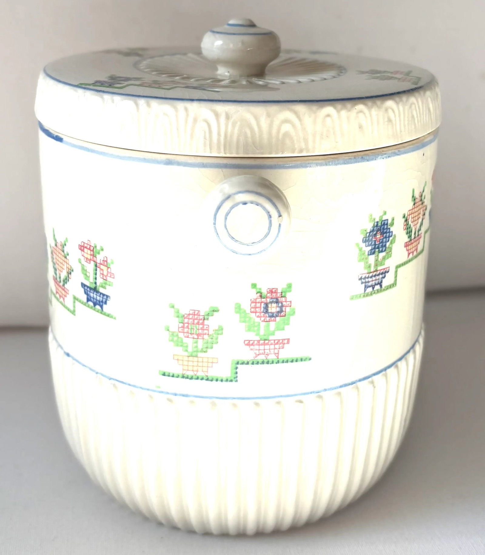1940's Trompe L'oeil Needlepoint Japanese Ceramic Biscuit Jar - 4