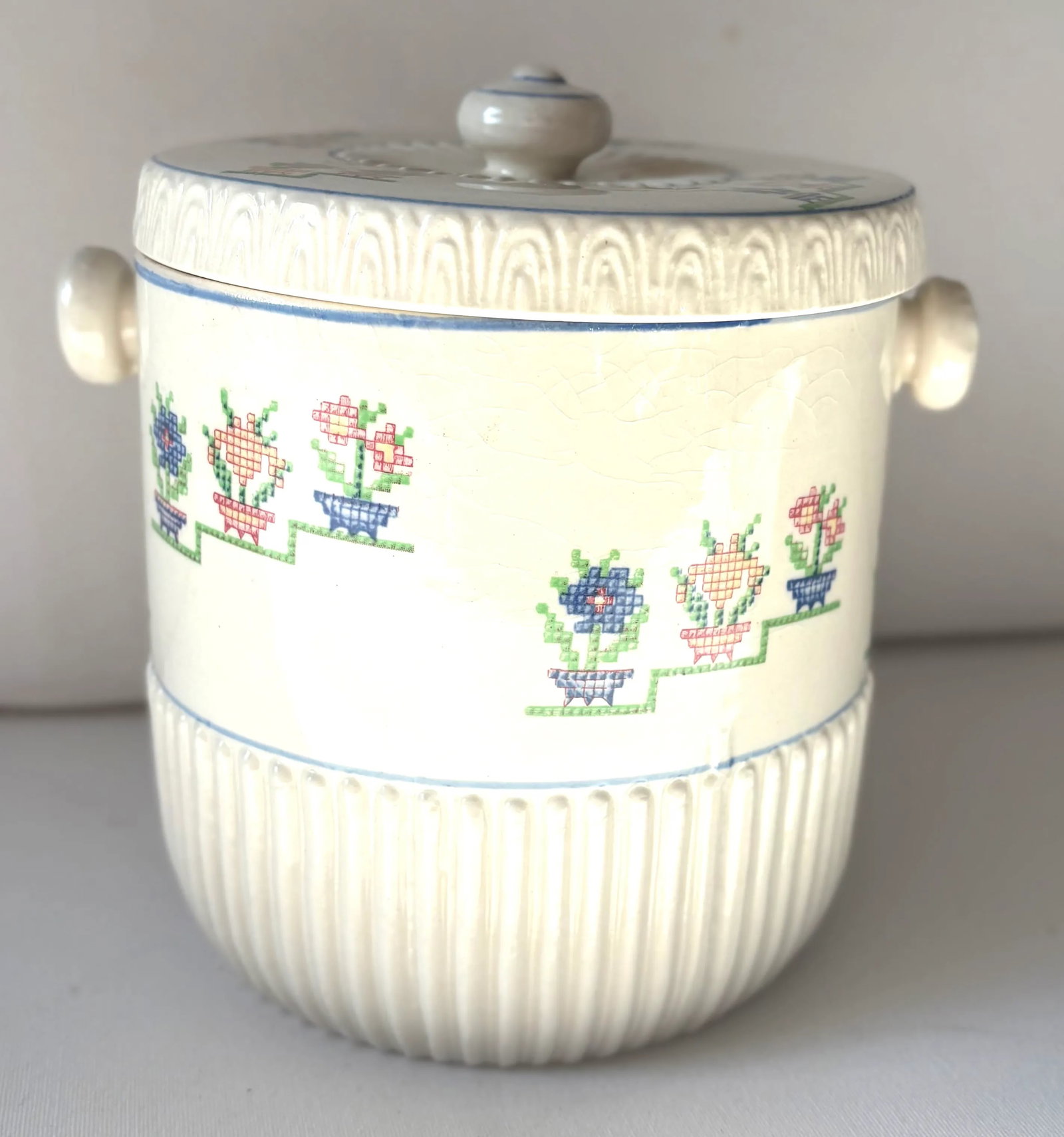 1940's Trompe L'oeil Needlepoint Japanese Ceramic Biscuit Jar - 8