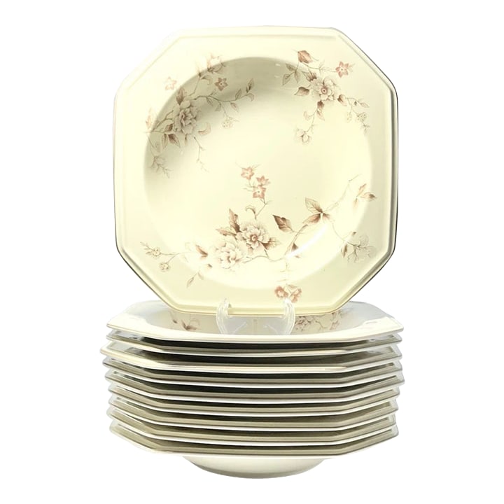 1980s Mikasa "Tivoli Garden-Continental Ivory" 10 Square Soup Bowls: Mikasa "Tivoli Garden-Continental Ivory" 10 Square Soup Bowls 8 1/2" F4007 No chips, cracks, or fleabites. Length 8 1/2" Height 1 5/8" Circa 1980s Condition: Alterations: Original Condition Unaltered