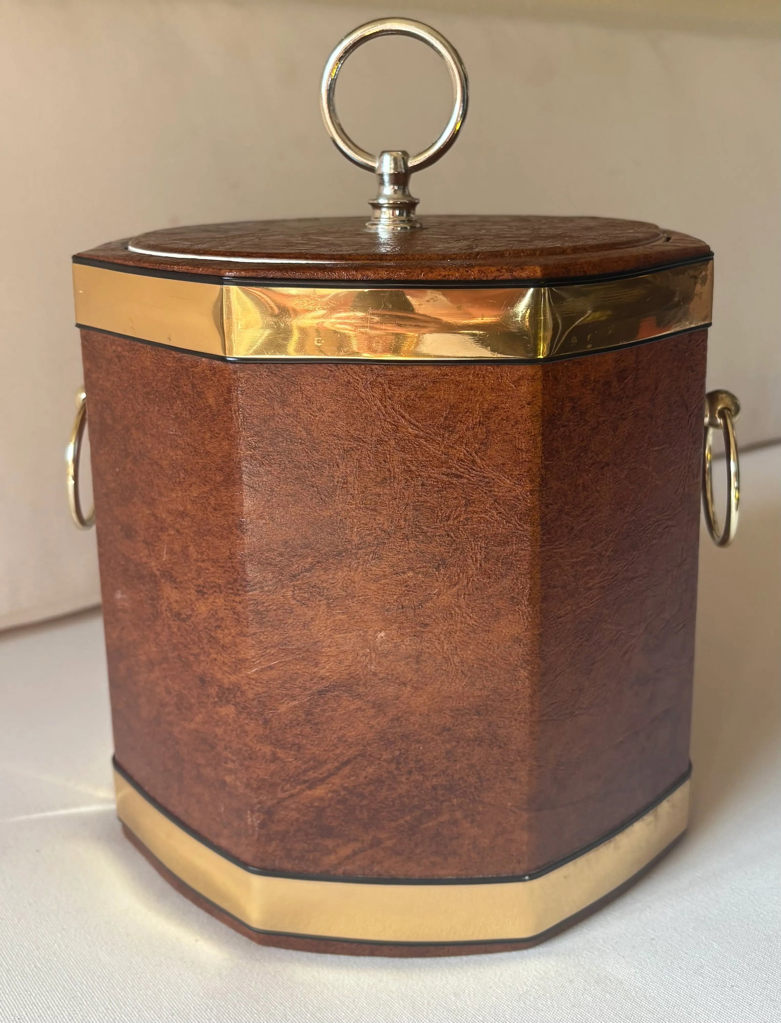1970's Georges Briard Style Hollywood Regency Faux Burlwood Leatherette Ice Bucket With Gold Fitting - 2