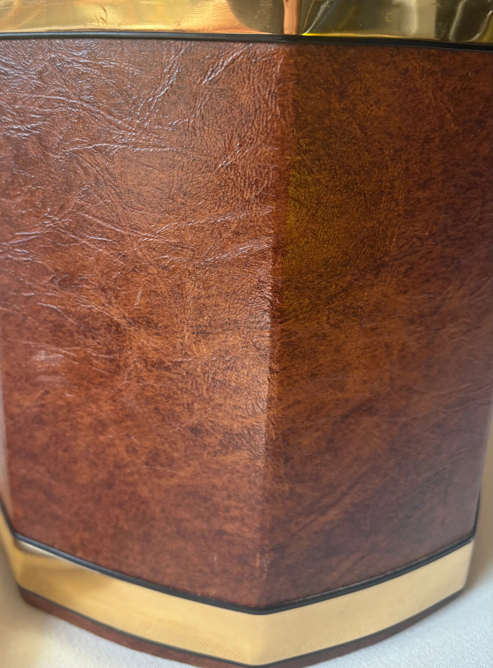 1970's Georges Briard Style Hollywood Regency Faux Burlwood Leatherette Ice Bucket With Gold Fitting - 9