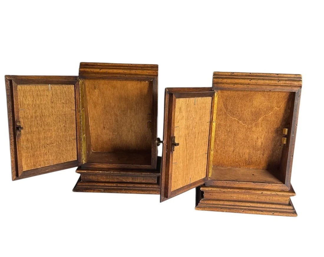 Mid 20th Century Wooden Bookends With Etchings of 17th Century Ships & Doors- a Pair - 10