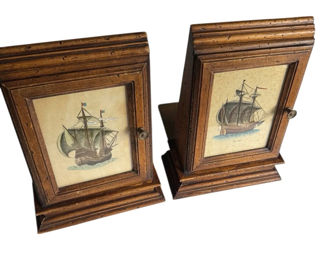 Mid 20th Century Wooden Bookends With Etchings of 17th Century Ships & Doors- a Pair - 6