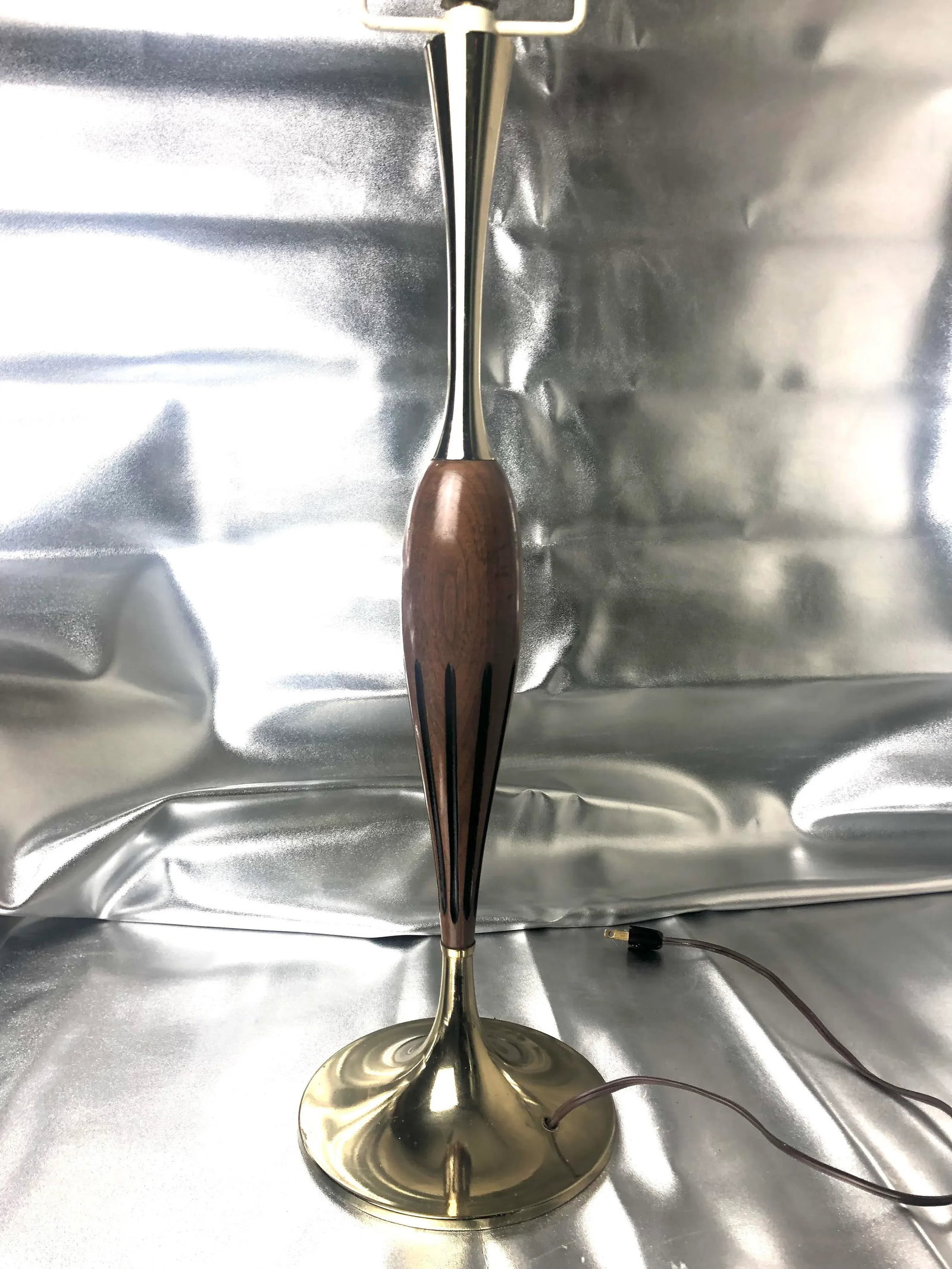 Mid Century Lamp in the Manner of Laurel Walnut Brass Tulip Base - 2