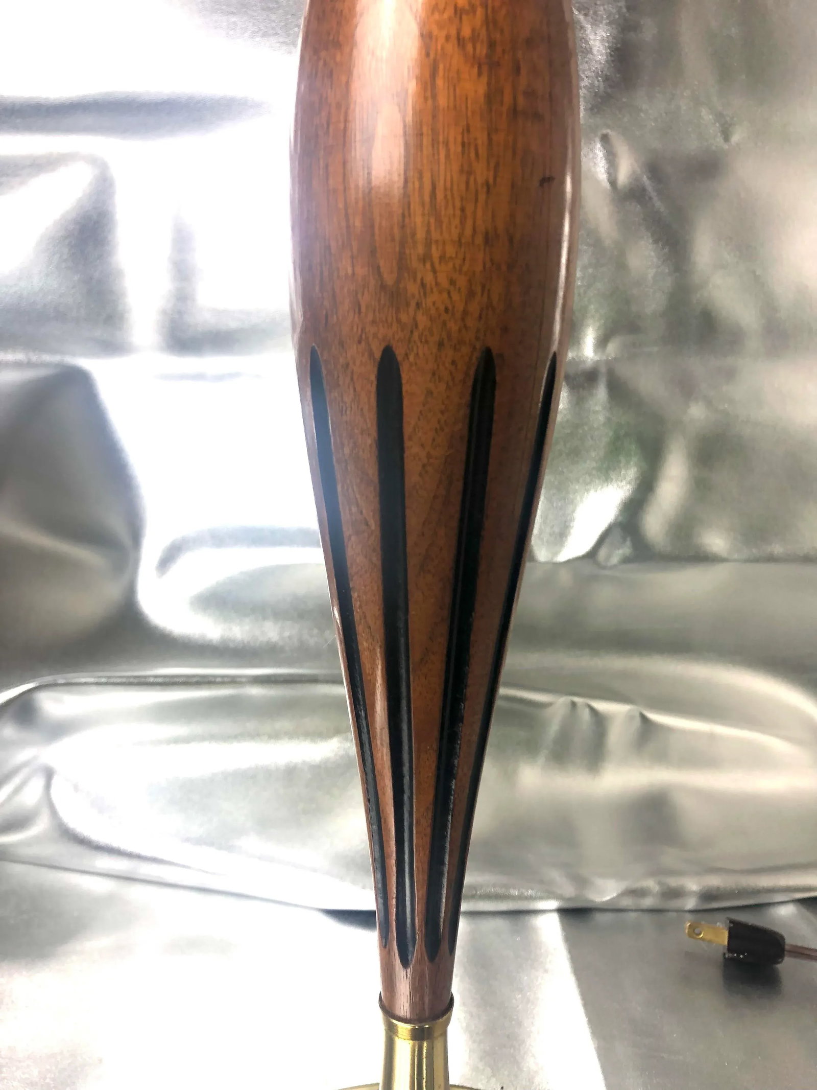 Mid Century Lamp in the Manner of Laurel Walnut Brass Tulip Base - 3