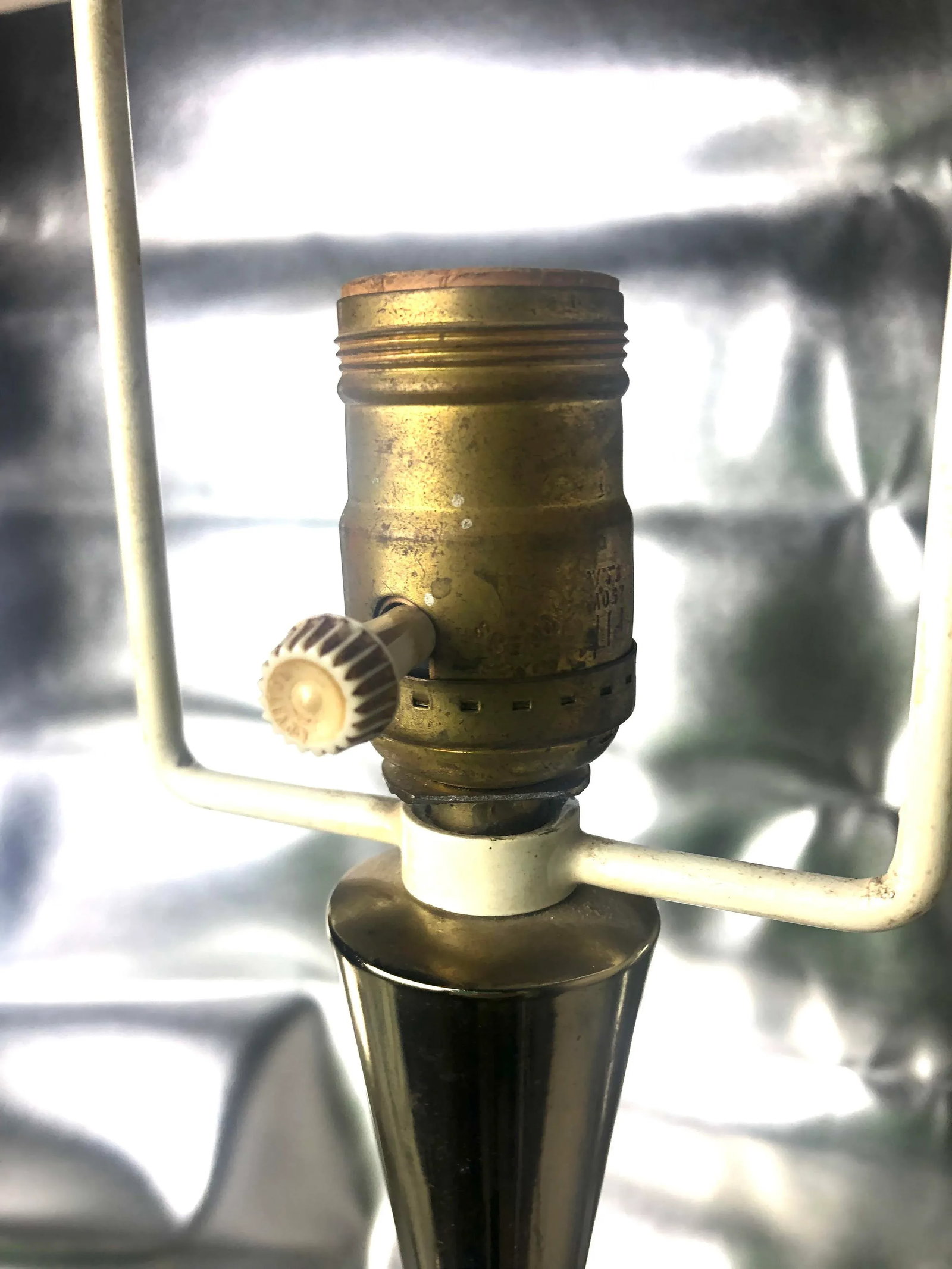Mid Century Lamp in the Manner of Laurel Walnut Brass Tulip Base - 6