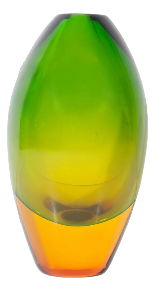 Murano Sommerso Flavio Poli Attrib. Green and Amber Glass Vase: A Murano sommerso glass vase with design attributed to the Italian glassmaker Flavio Poli. Made in Italy, the amber and green vase features a tapered shape. Condition: Alterations: Original Condition 