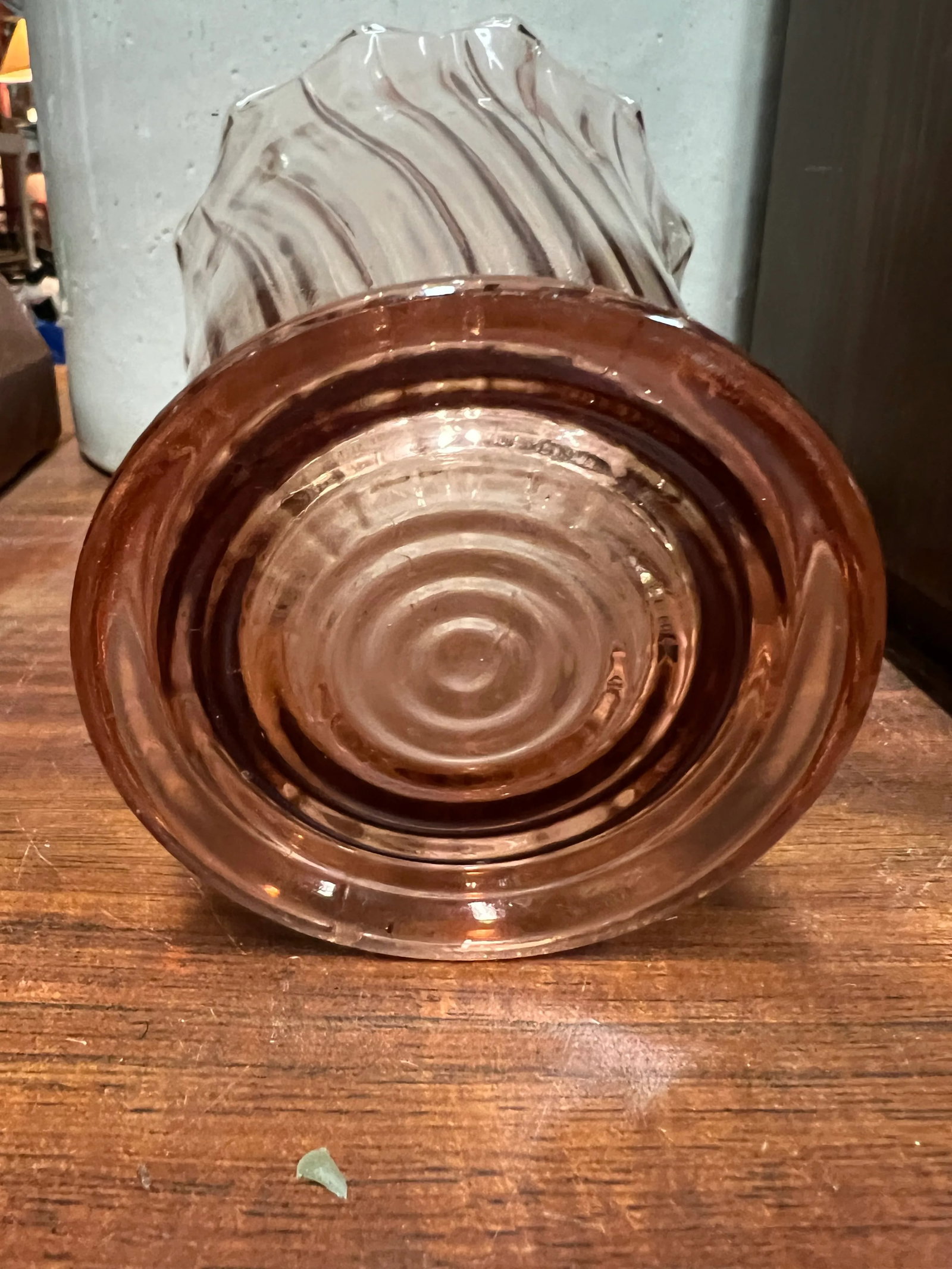 1930s Pink Pedal Swirl Depression Glass Vase by Jeannette - 4