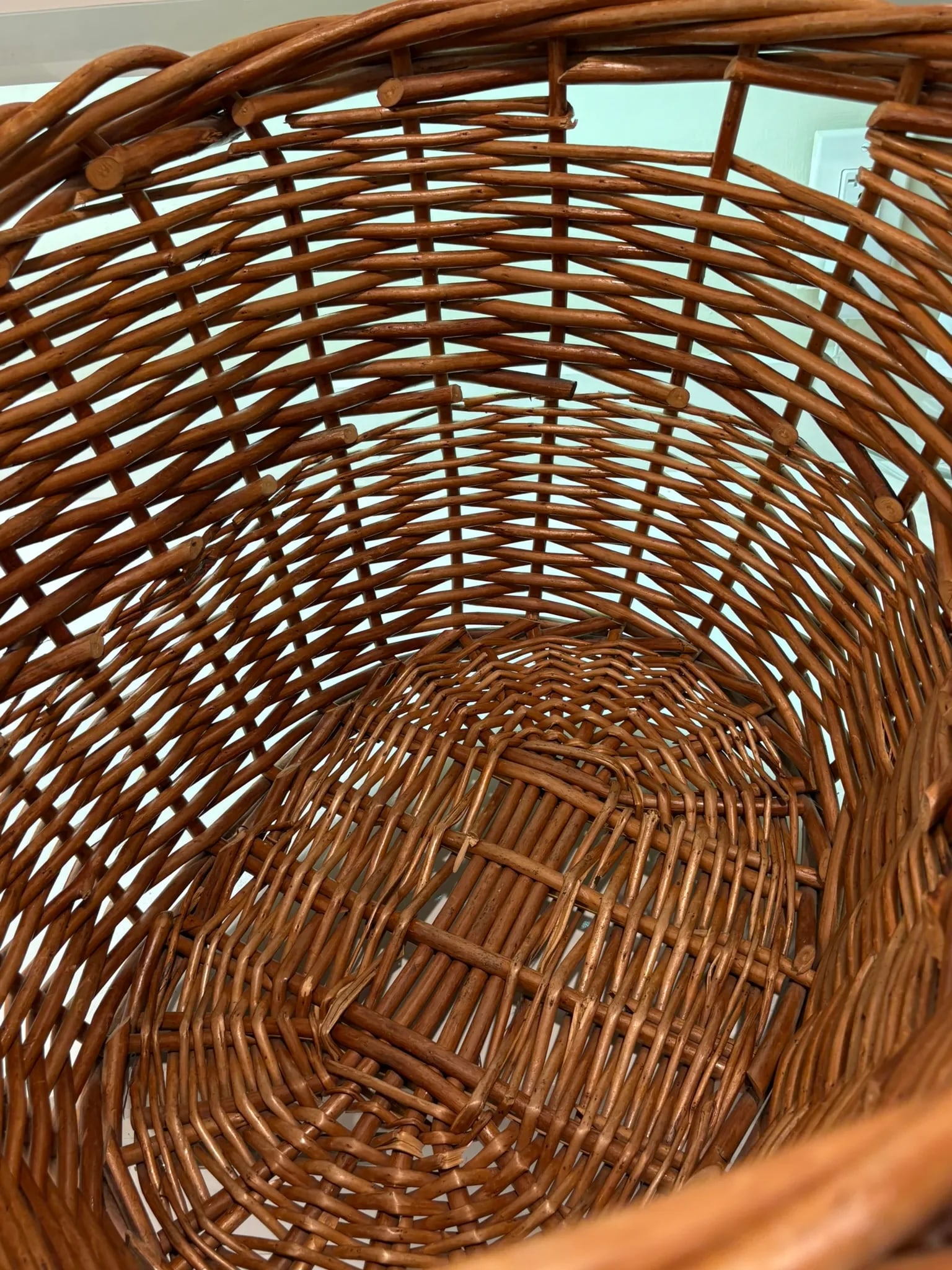Large Vintage Natural Handwoven Thick Reed Basket With Side Handles - 7