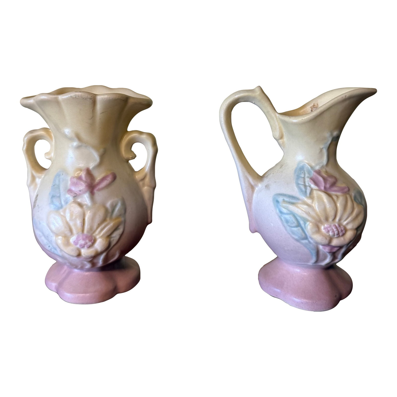 Vintage Hull Pottery Pastel Yellow Magnolia Vase Set/2: Gorgeous vintage Hull Pottery Pastel Yellow and Mauve Magnolia Pitcher and Vase. The item being offered is a Vintage Hull Made in USA Magnolia Ewer Pitcher. These creamer pitchers are the cutest
