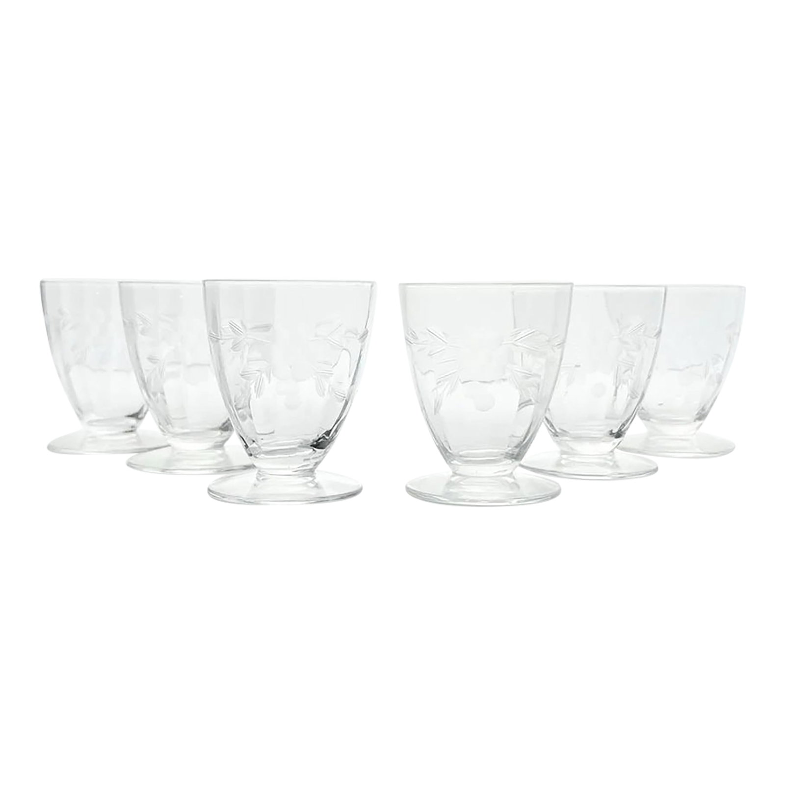 1950s Vintage 6 Etched Flower Optic Juice or Cocktail Liquor Glasses: 1950s Vintage 6 Etched Flower Optic Juice or Cocktail Liquor Glasses 3" 4oz No chips, cracks, or fleabites. Height 3" Length (Opening) 2 1/2" Holds 4oz Circa 1950-60s Condition: Alterations: Original