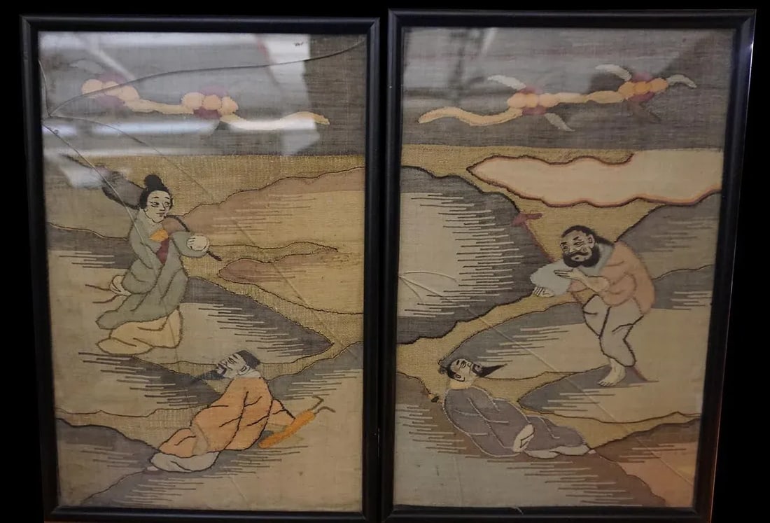 19th Century Pair of Chinese Silk Pictorial Kesi Textile - 9
