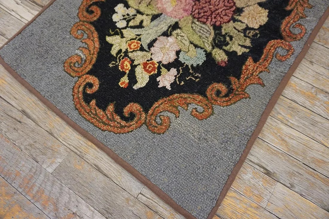 Lovely Gray Color With Soft Color Bouquet of Flowers & Foliate Design Antique American Hooked Rug - 5