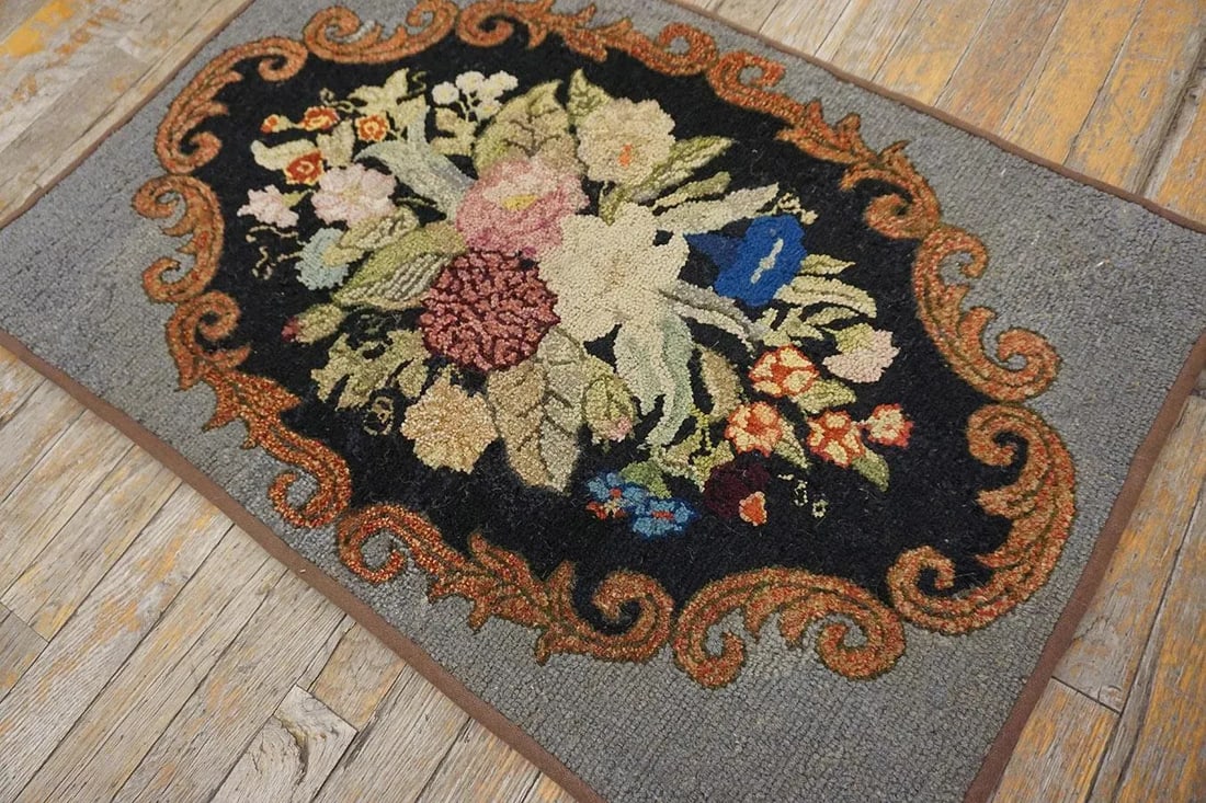 Lovely Gray Color With Soft Color Bouquet of Flowers & Foliate Design Antique American Hooked Rug - 6