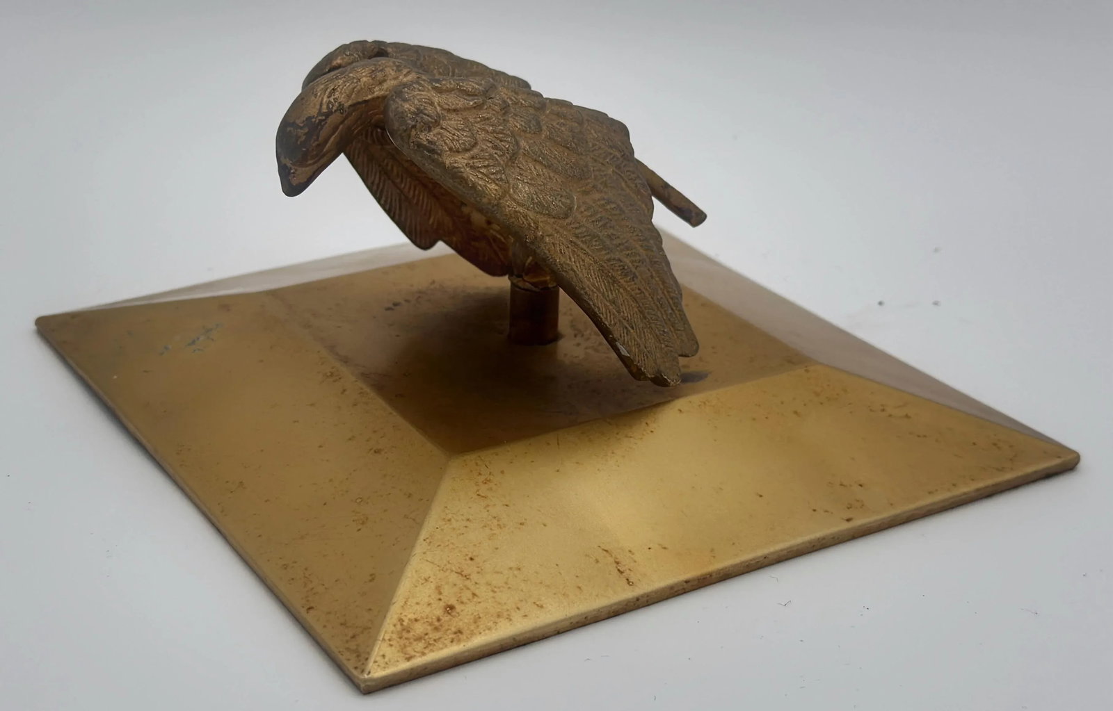Vintage Brass Eagle Flagpole Finial on Pyramid Base, Mid-Century Ceremonial - 9
