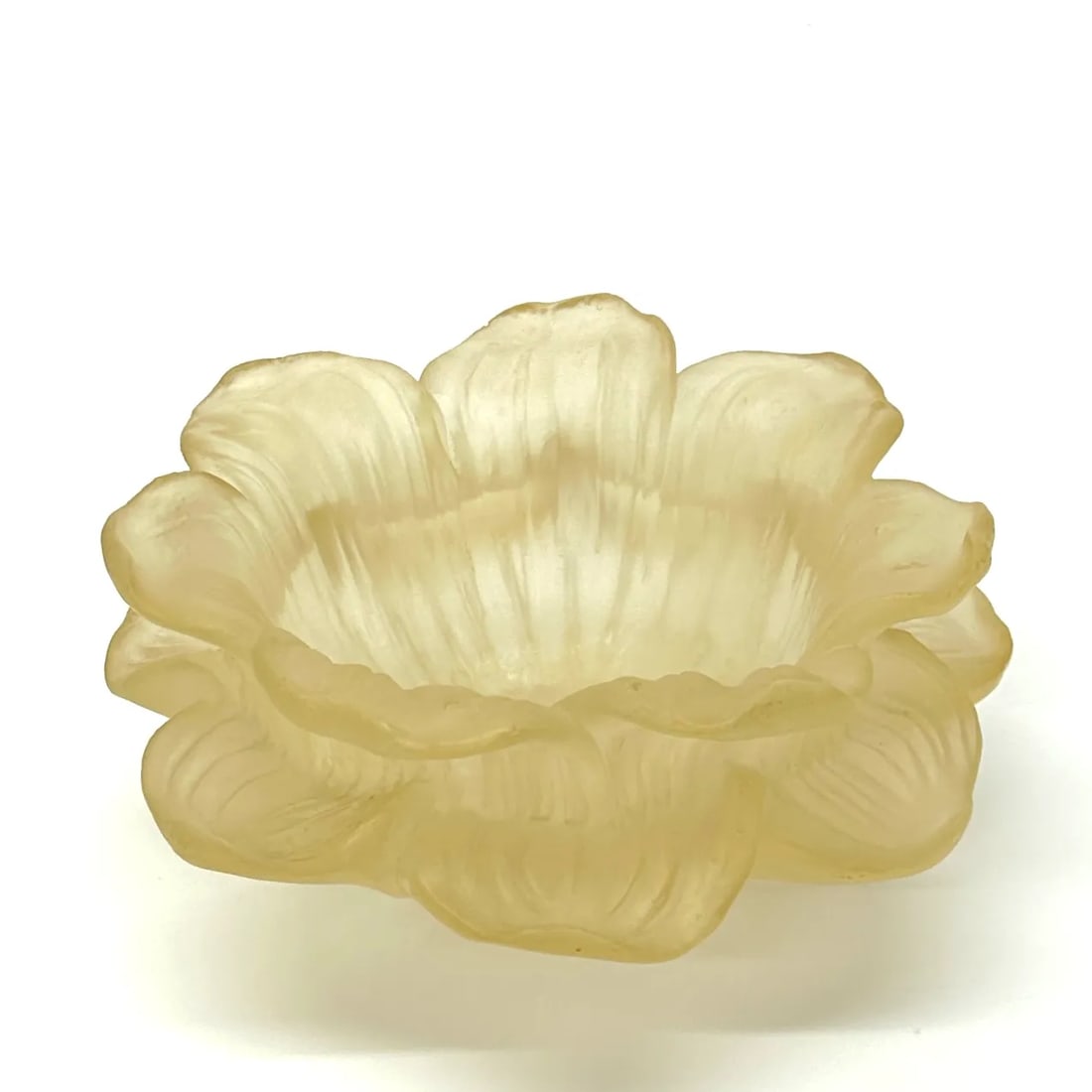 Flower Shaped Large Frosted Resin Serving Bowl by Dorothy Thorpe - 4