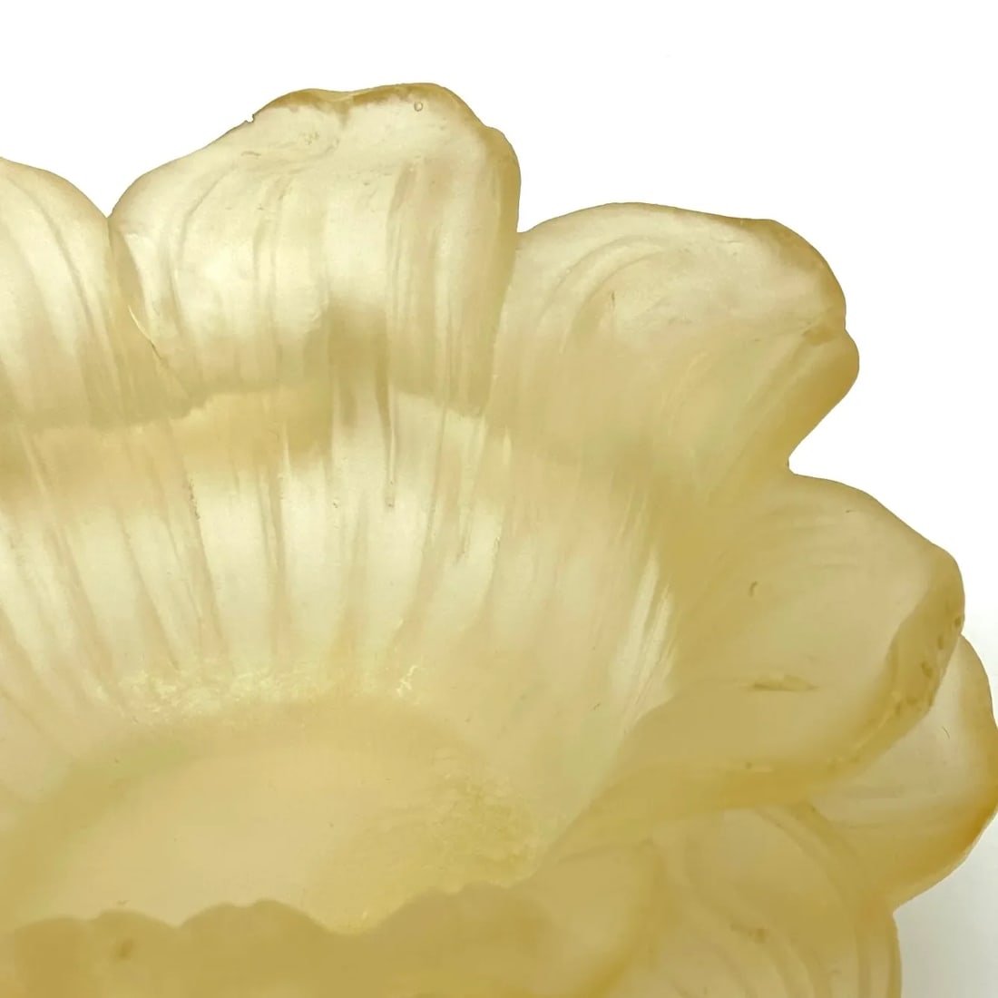Flower Shaped Large Frosted Resin Serving Bowl by Dorothy Thorpe - 9