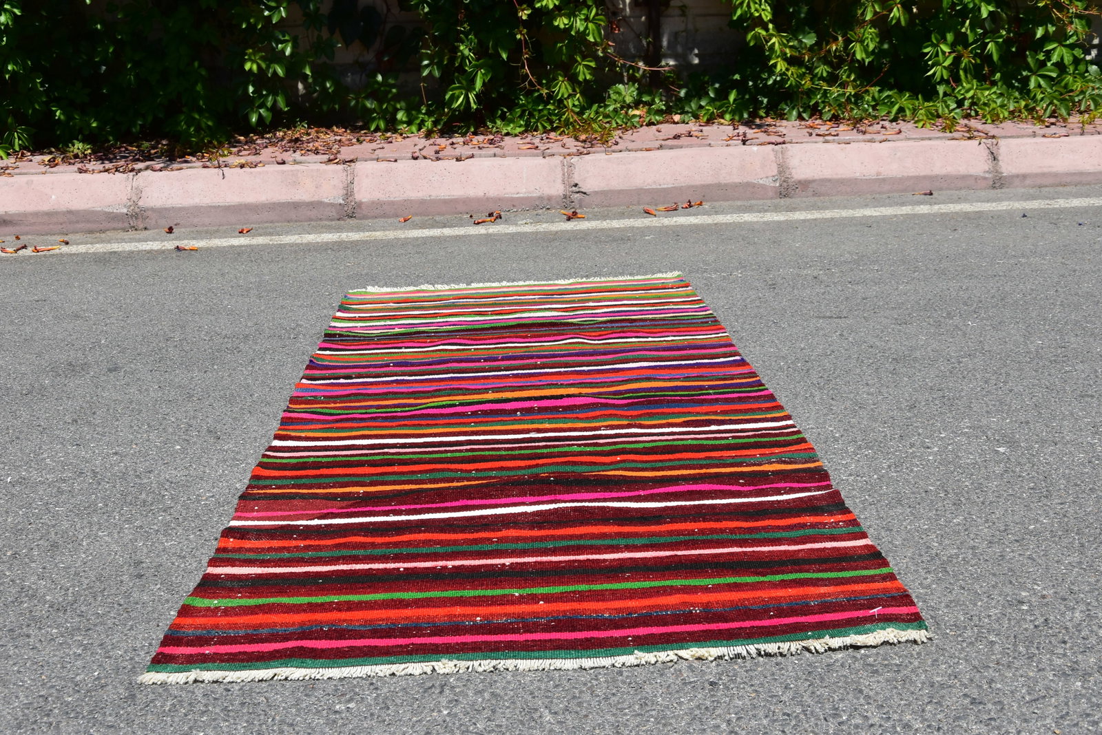 1970s Striped Design Turkish Vintage Flatweave Rustic Farmhouse Style Oushak Kilim Rug - 9