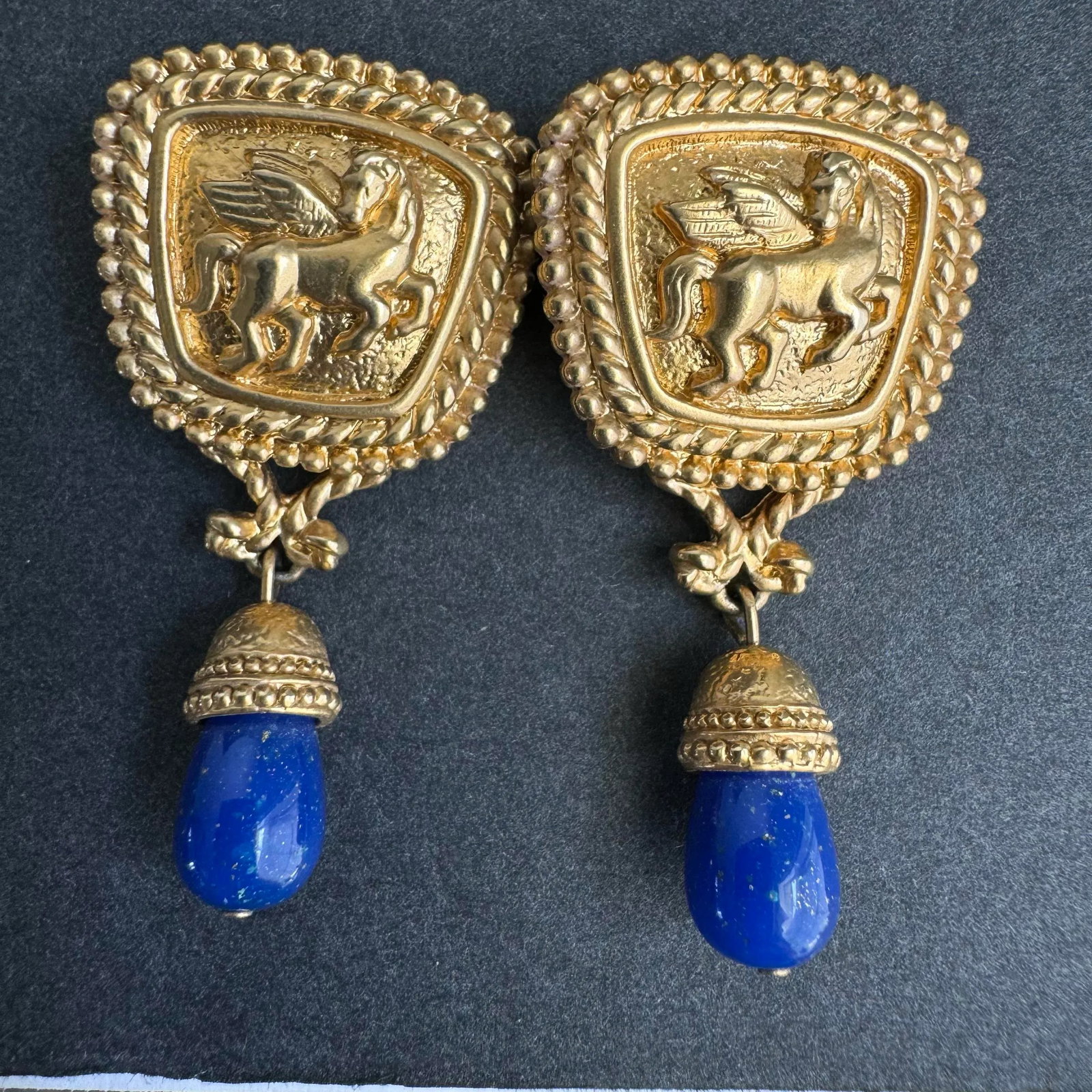Vintage 1980s Roman Pegasus Faux Lapis Earrings Gold Tone Statement Neoclassical Elizabeth Taylor - 3