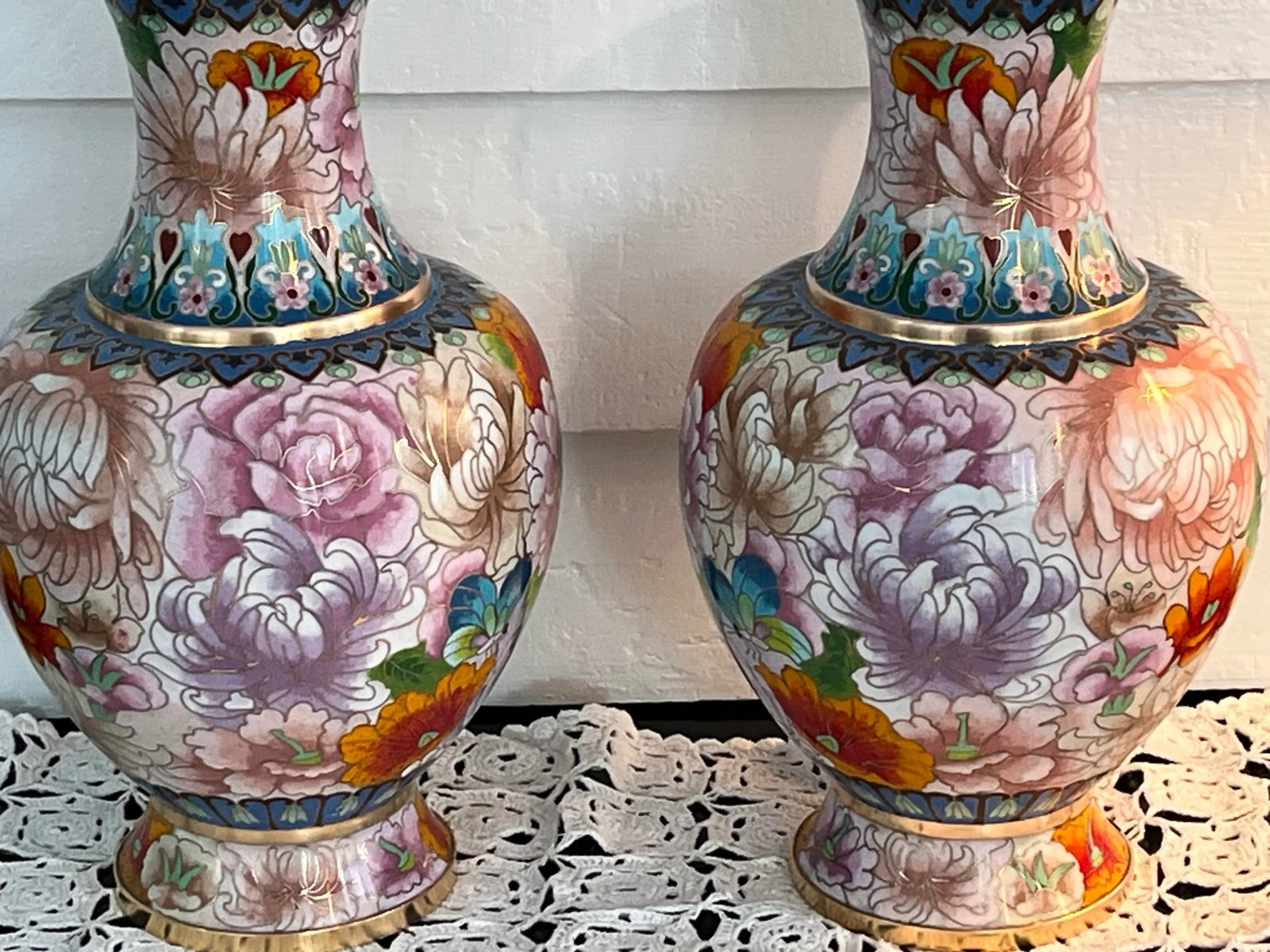 1980s Chinese Cloisonne Multicolor Mirror Pair 12" Vases, Florals, Butterfly, - 7