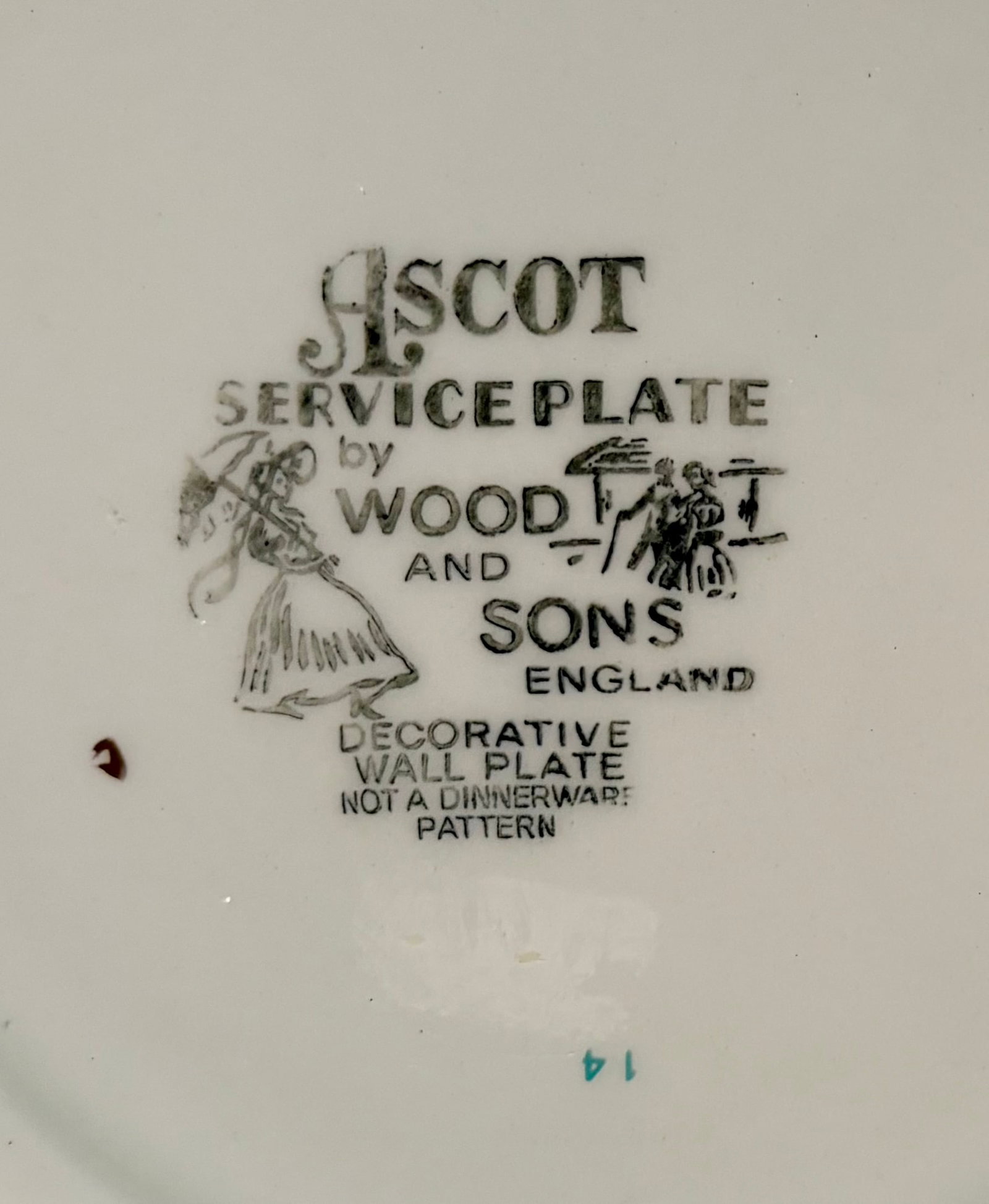 1950s Green and Gold English"Ascot" Decorative Plates by Wood and Sons, Set of 2 - 8
