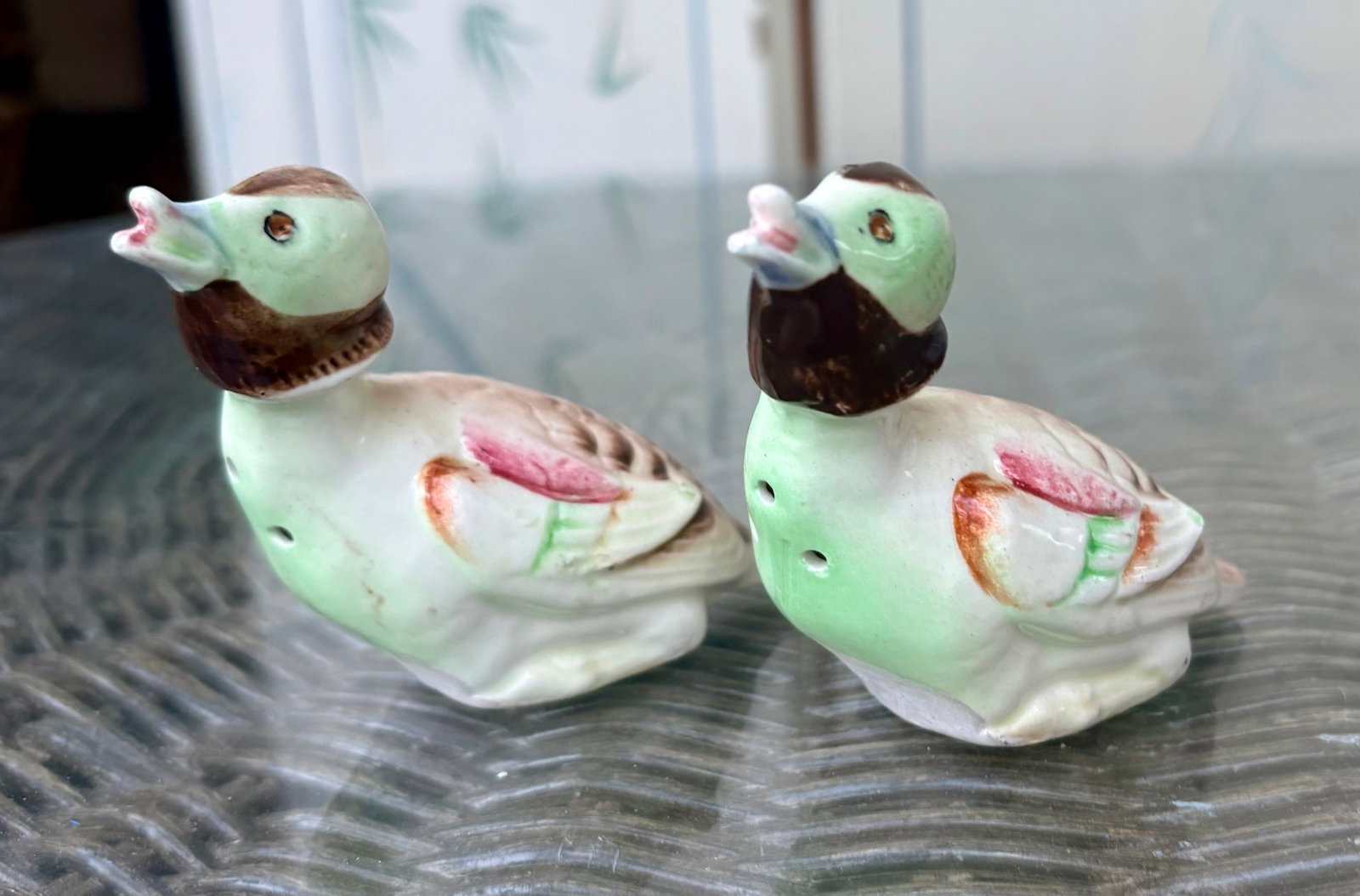 Mid Century Modern Hand Painted Duck Salt and Pepper Shakers - 7