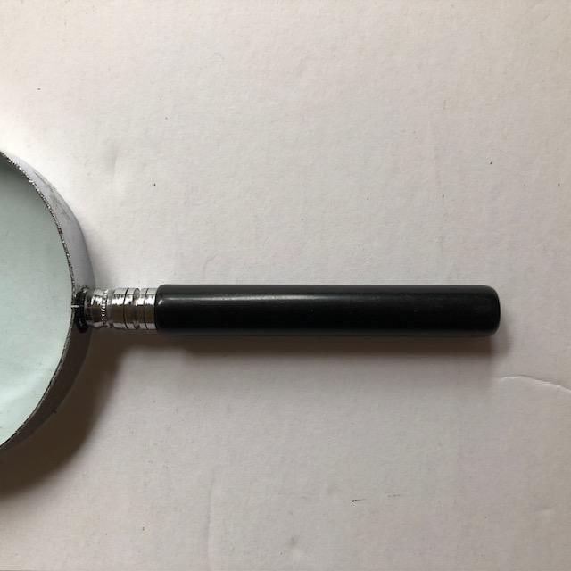Vintage Magnifying Glass With Black Handle - 3