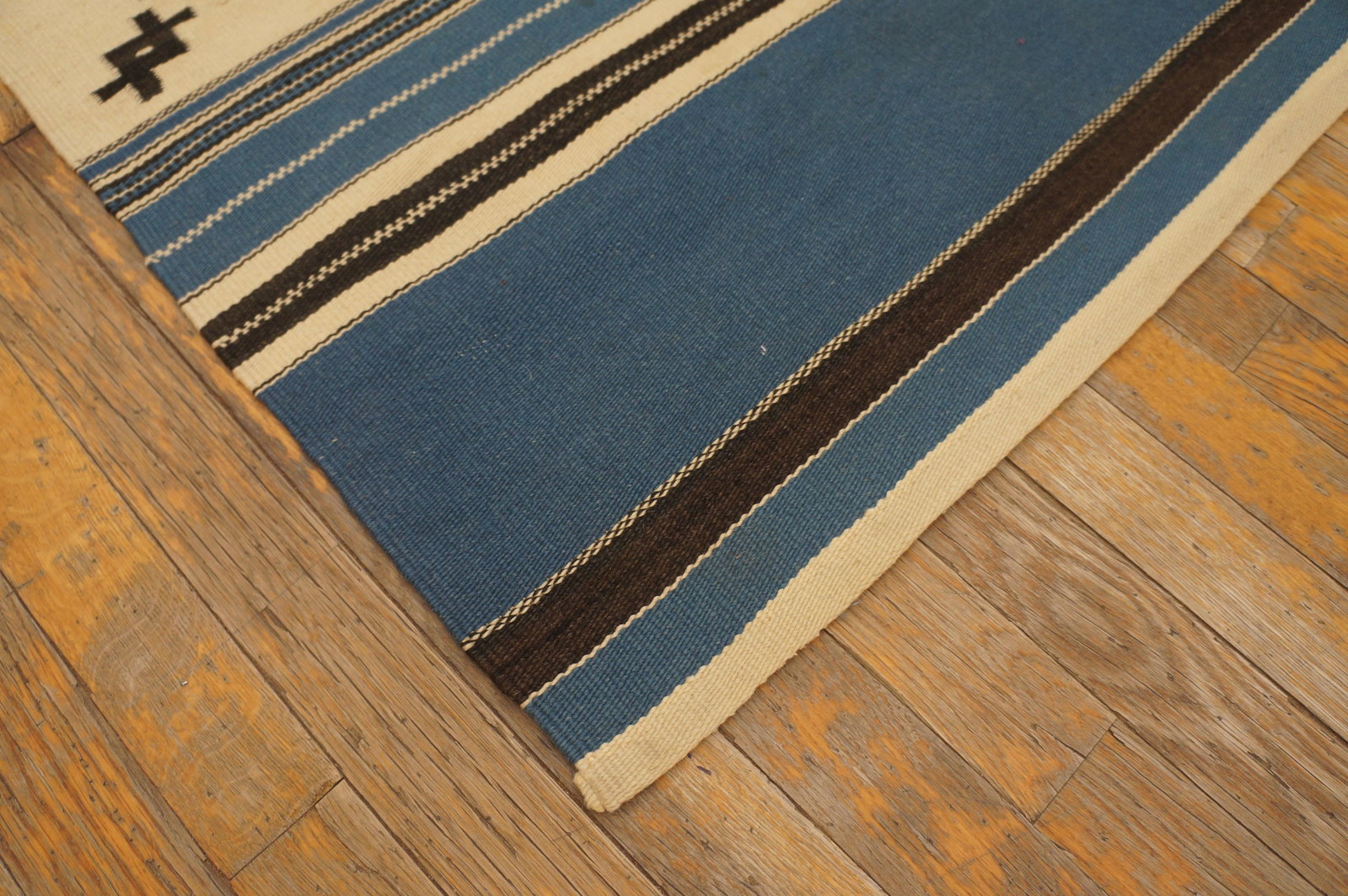 1940s Gray Tribal Medallion Antique Mexican Chimayo Flat Weave 4'8" X 6'8" Flatweave Wool Carpet - 5