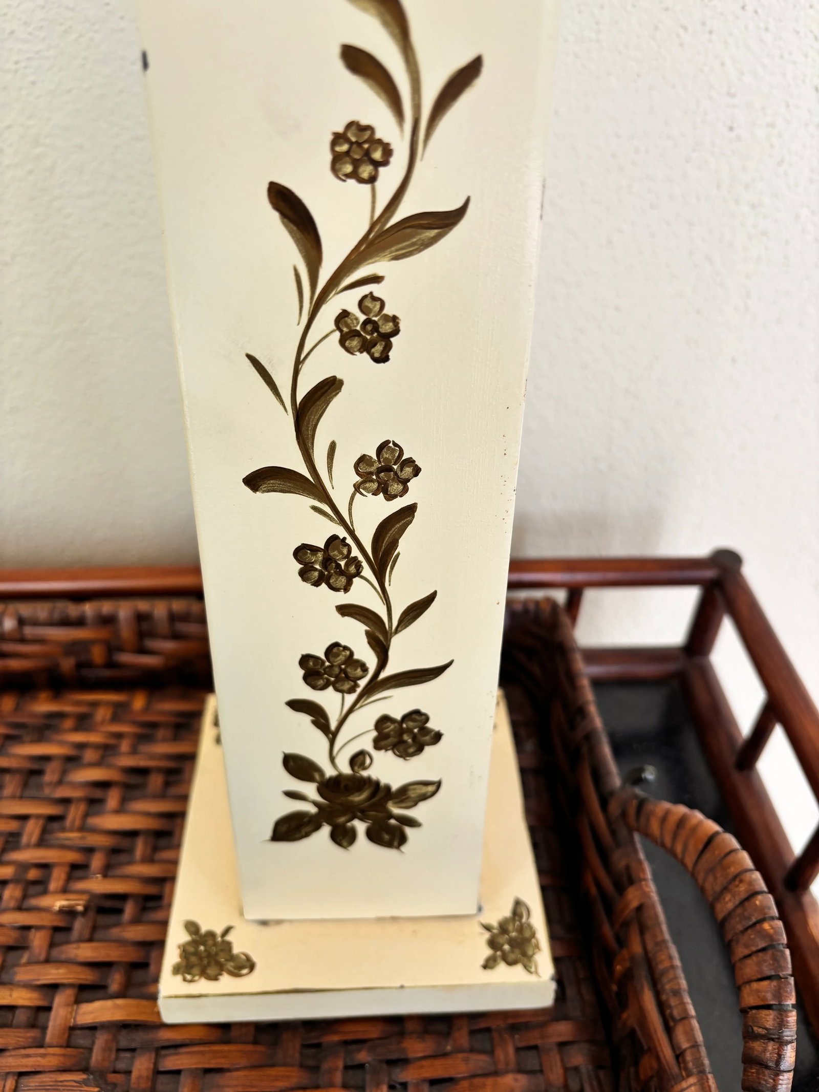 1940's Bouillotte Tole Lamp, Classic Hand Painted Design to Base and Shade. In a Classic Cream Color - 3