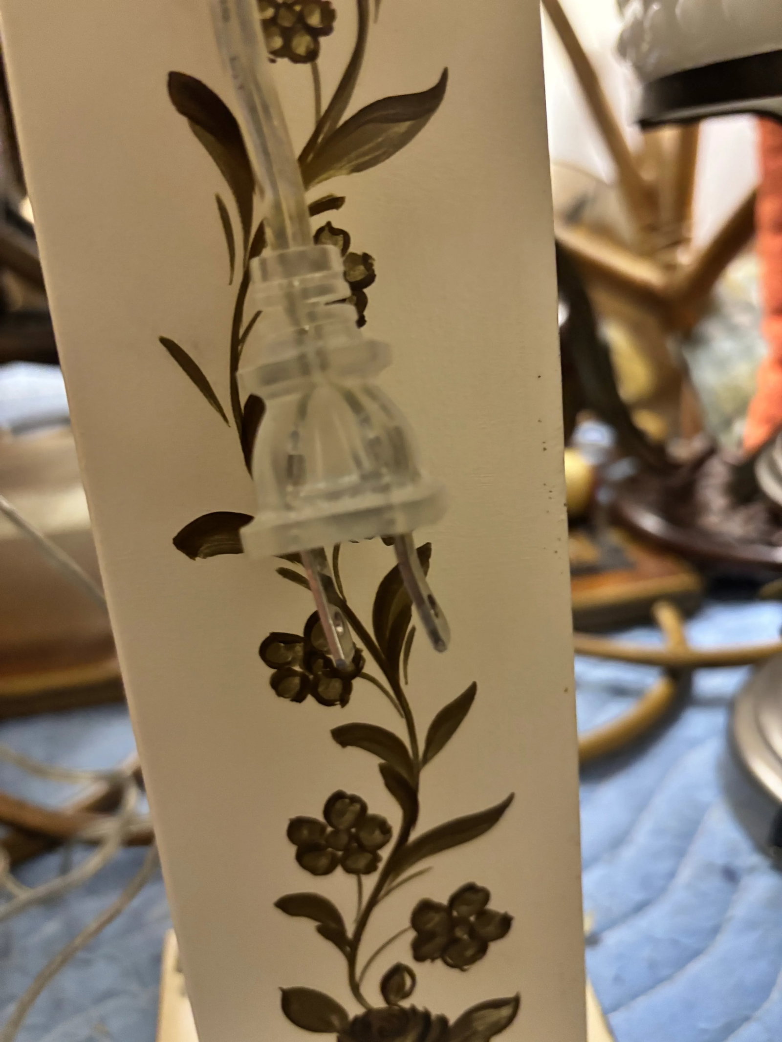 1940's Bouillotte Tole Lamp, Classic Hand Painted Design to Base and Shade. In a Classic Cream Color - 8