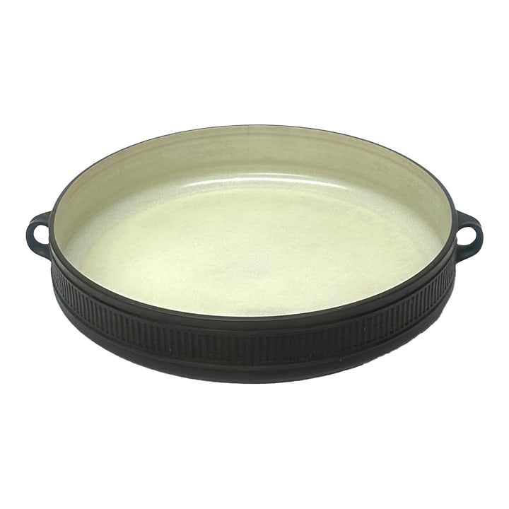 Huge Dark Brown Fluted Flamestone Casserole Dish by Dansk Denmark: Large brown casserole dish. This is a gorgeous, rare, oversized 5.25-quart dark brown fluted Flamestone ceramic casserole dish by Dansk, Denmark. Measurements including the handles: 16.75"L x 14.5"W
